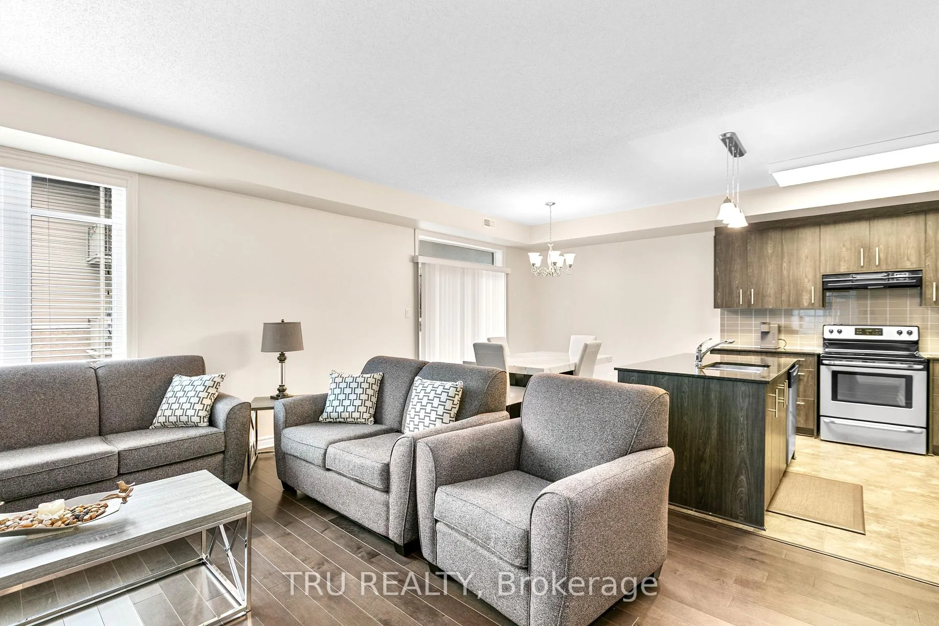 Photo 11 of 28 Tadley Private, Ottawa, Barrhaven - Longfields — HOMEH
