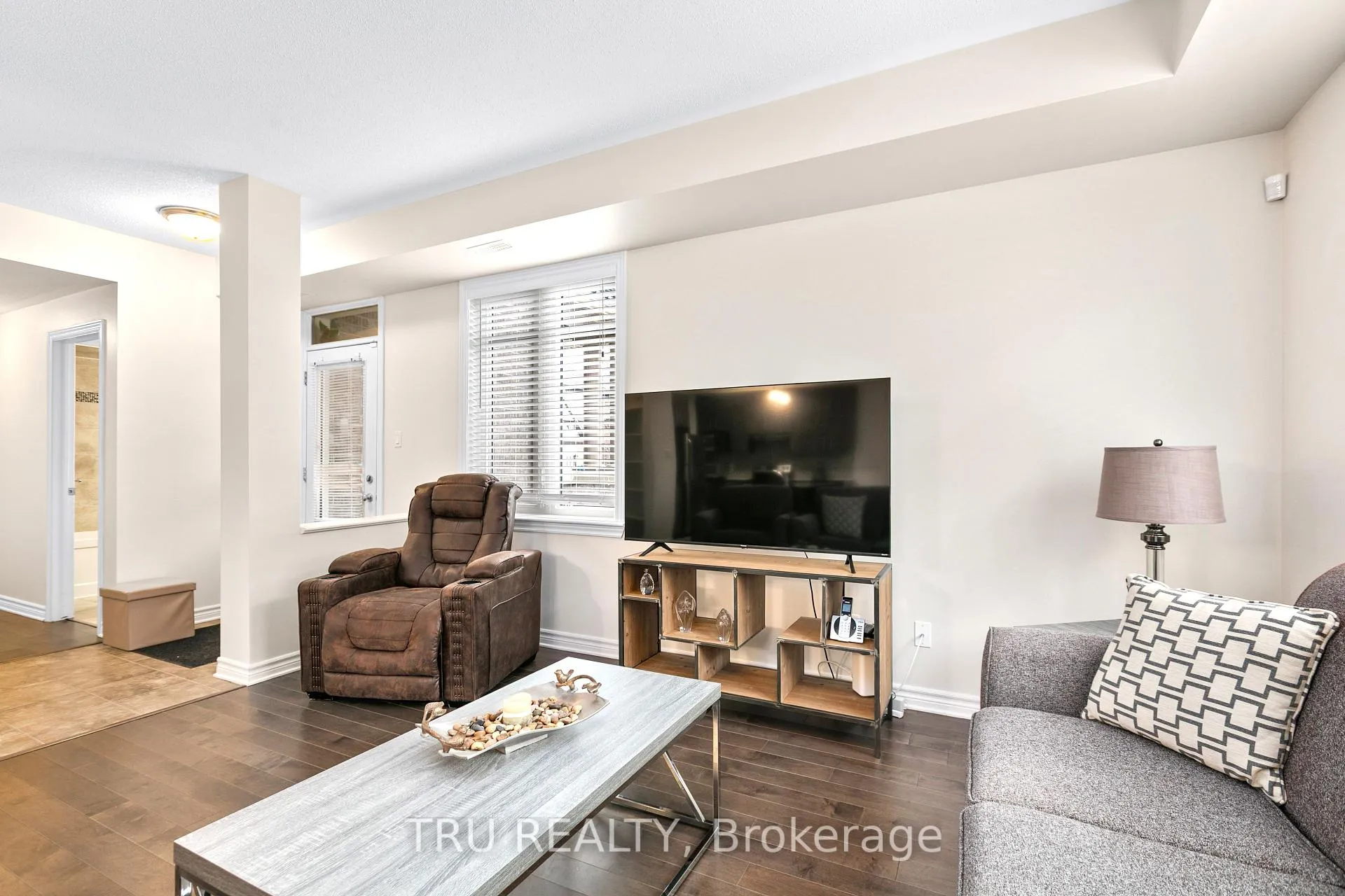 Photo 13 of 28 Tadley Private, Ottawa, Barrhaven - Longfields — HOMEH