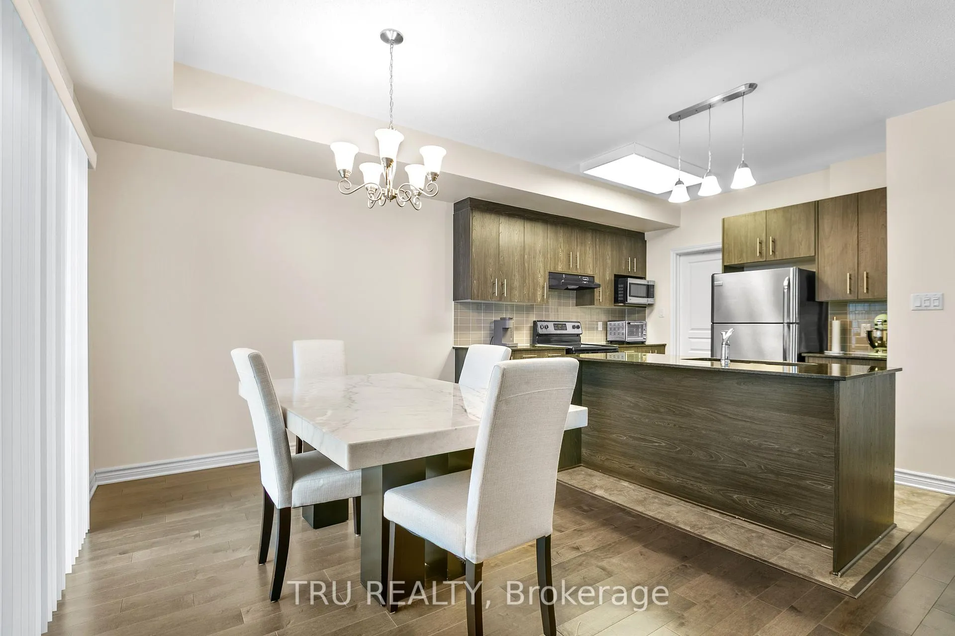 Photo 14 of 28 Tadley Private, Ottawa, Barrhaven - Longfields — HOMEH