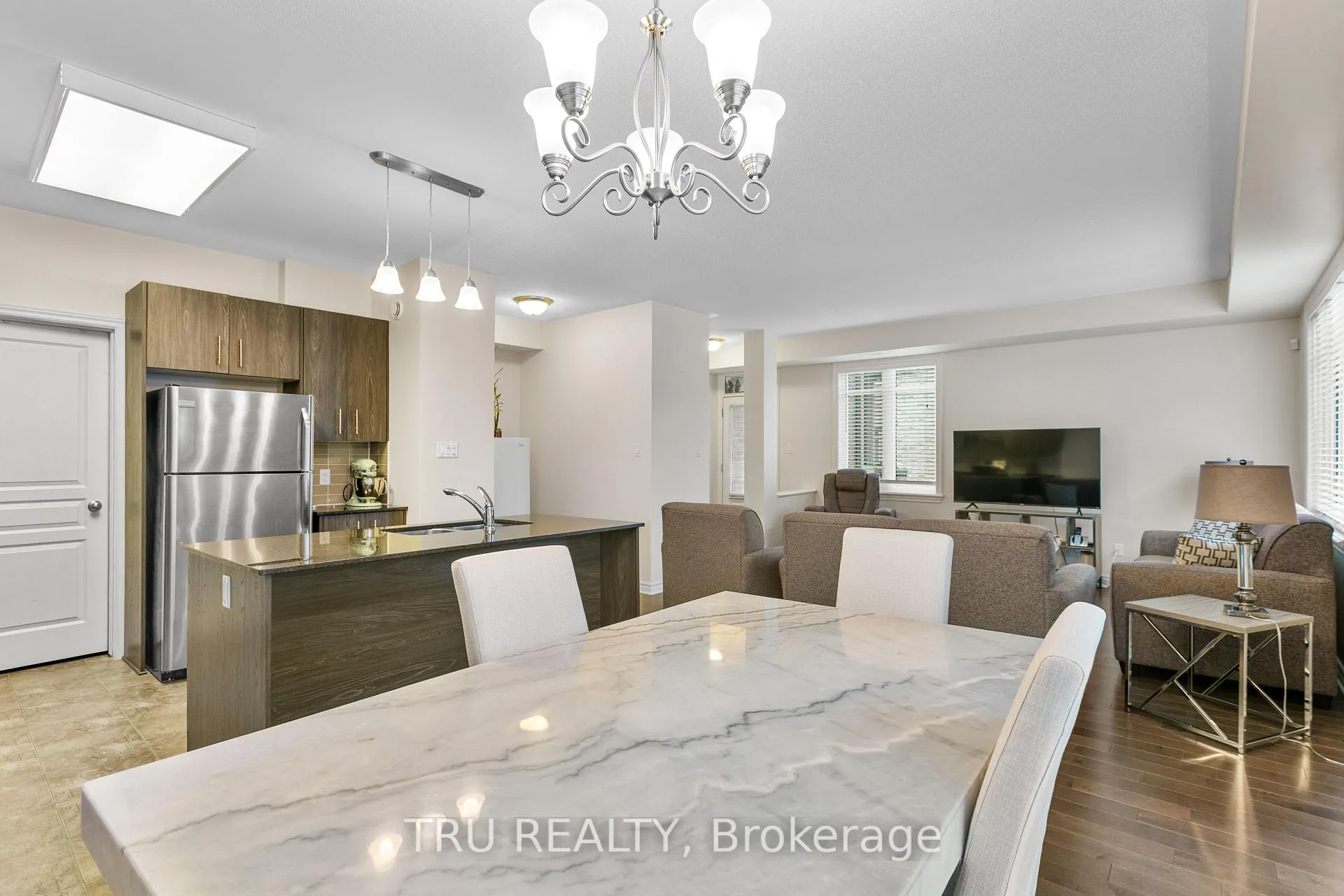 Photo 15 of 28 Tadley Private, Ottawa, Barrhaven - Longfields — HOMEH