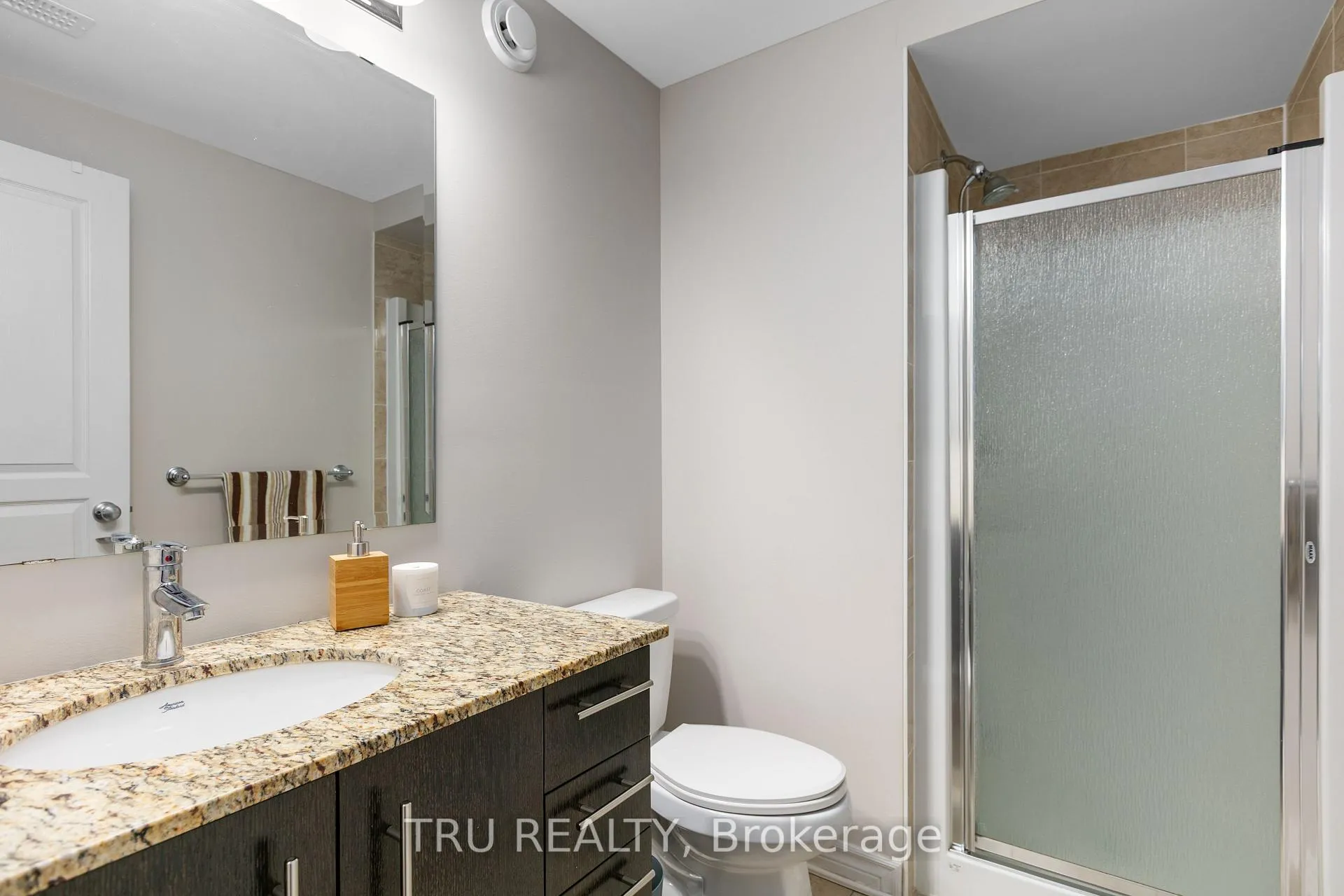 Photo 29 of 28 Tadley Private, Ottawa, Barrhaven - Longfields — HOMEH