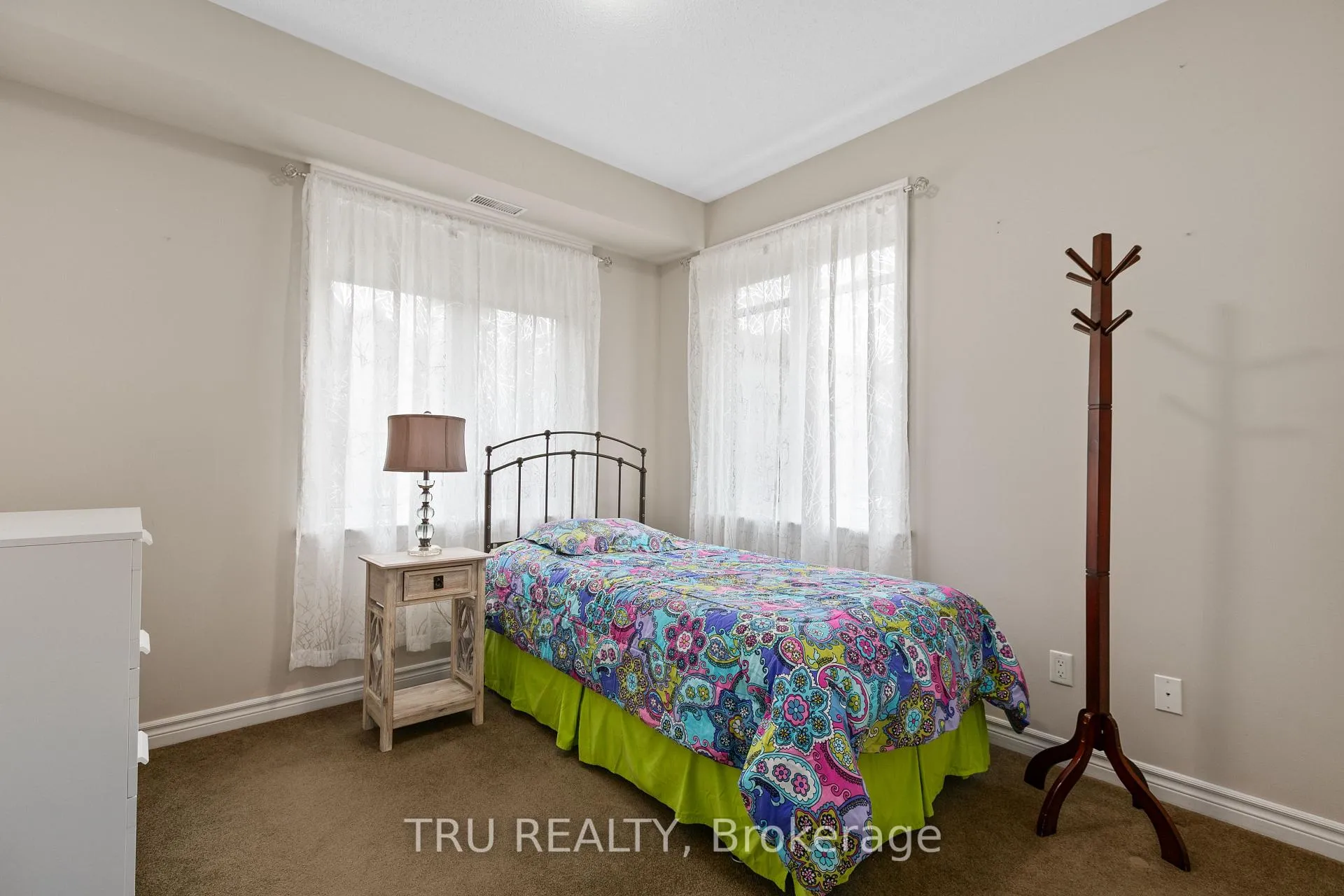 Photo 30 of 28 Tadley Private, Ottawa, Barrhaven - Longfields — HOMEH