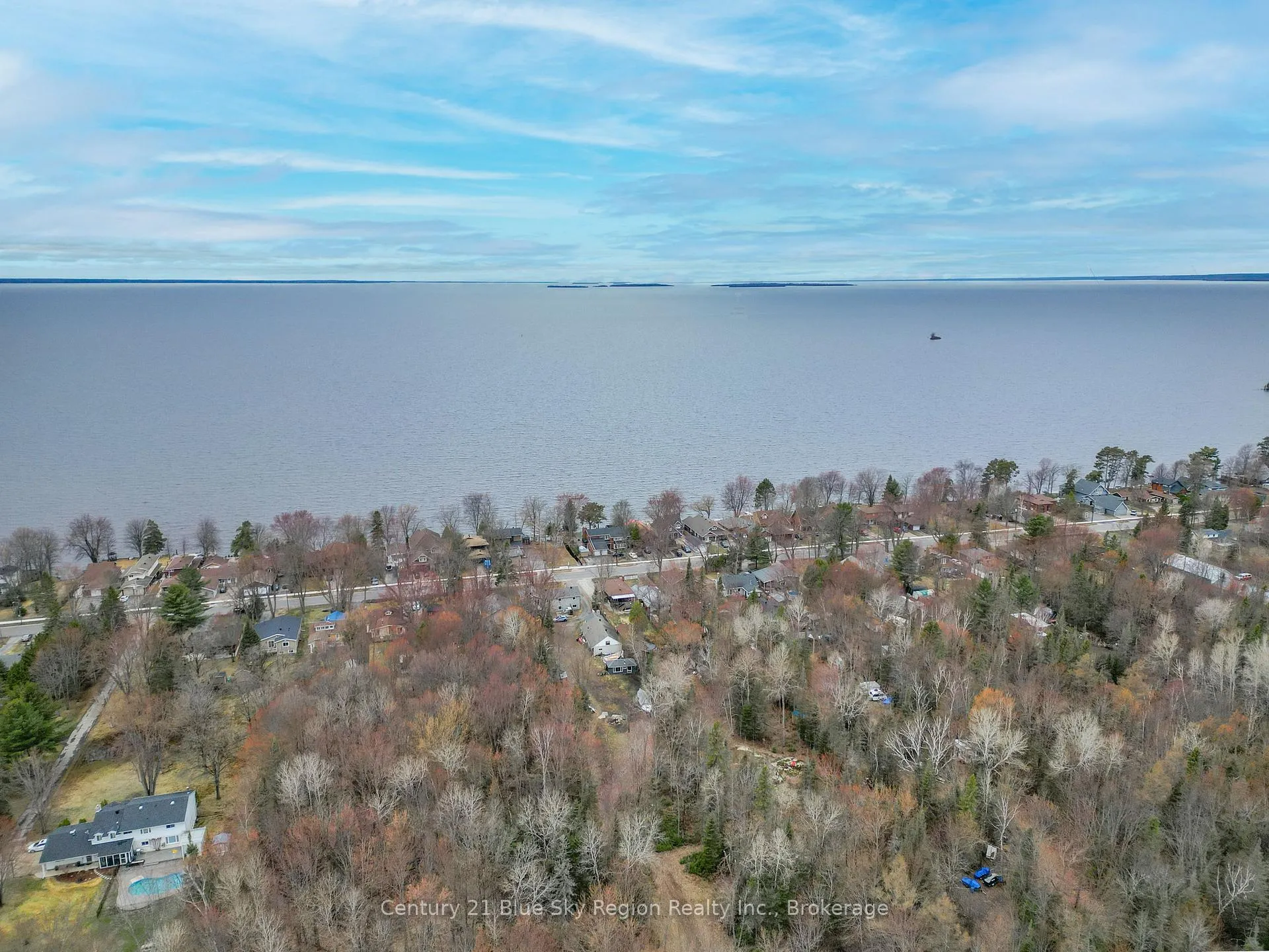 Photo 2 of 1064 Premier Road, North Bay, Ferris — HOMEH