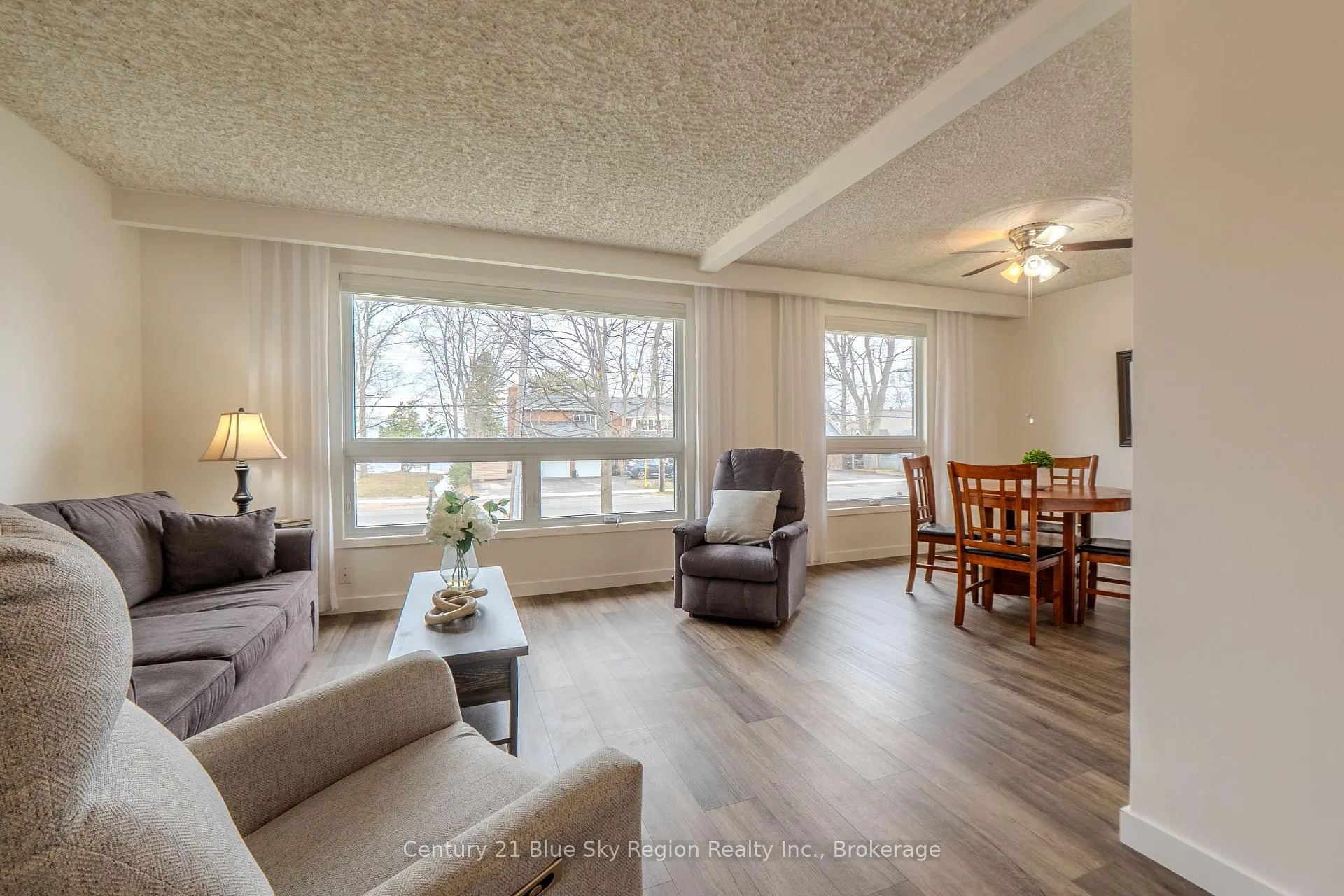 Photo 4 of 1064 Premier Road, North Bay, Ferris — HOMEH