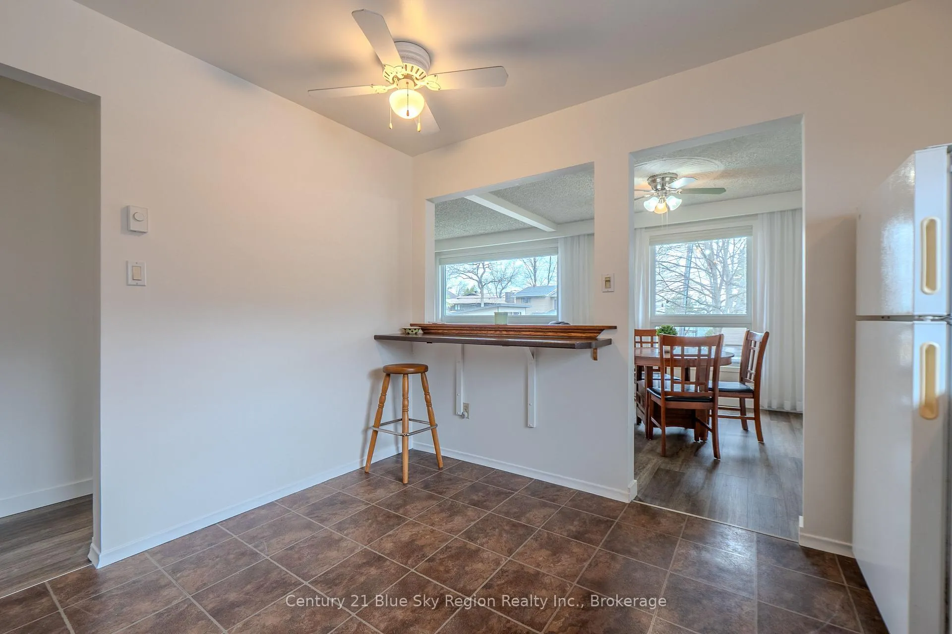 Photo 6 of 1064 Premier Road, North Bay, Ferris — HOMEH