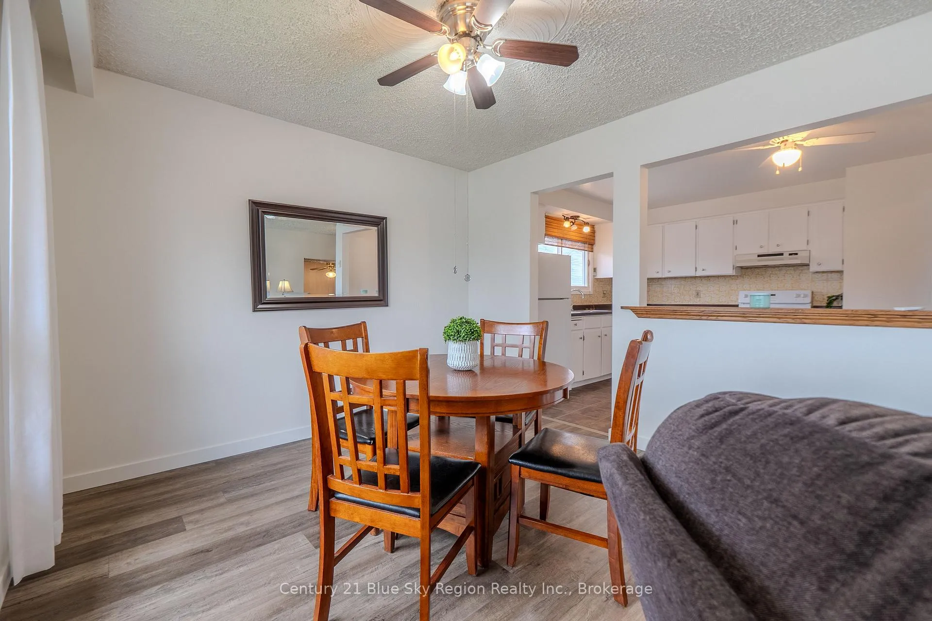 Photo 13 of 1064 Premier Road, North Bay, Ferris — HOMEH