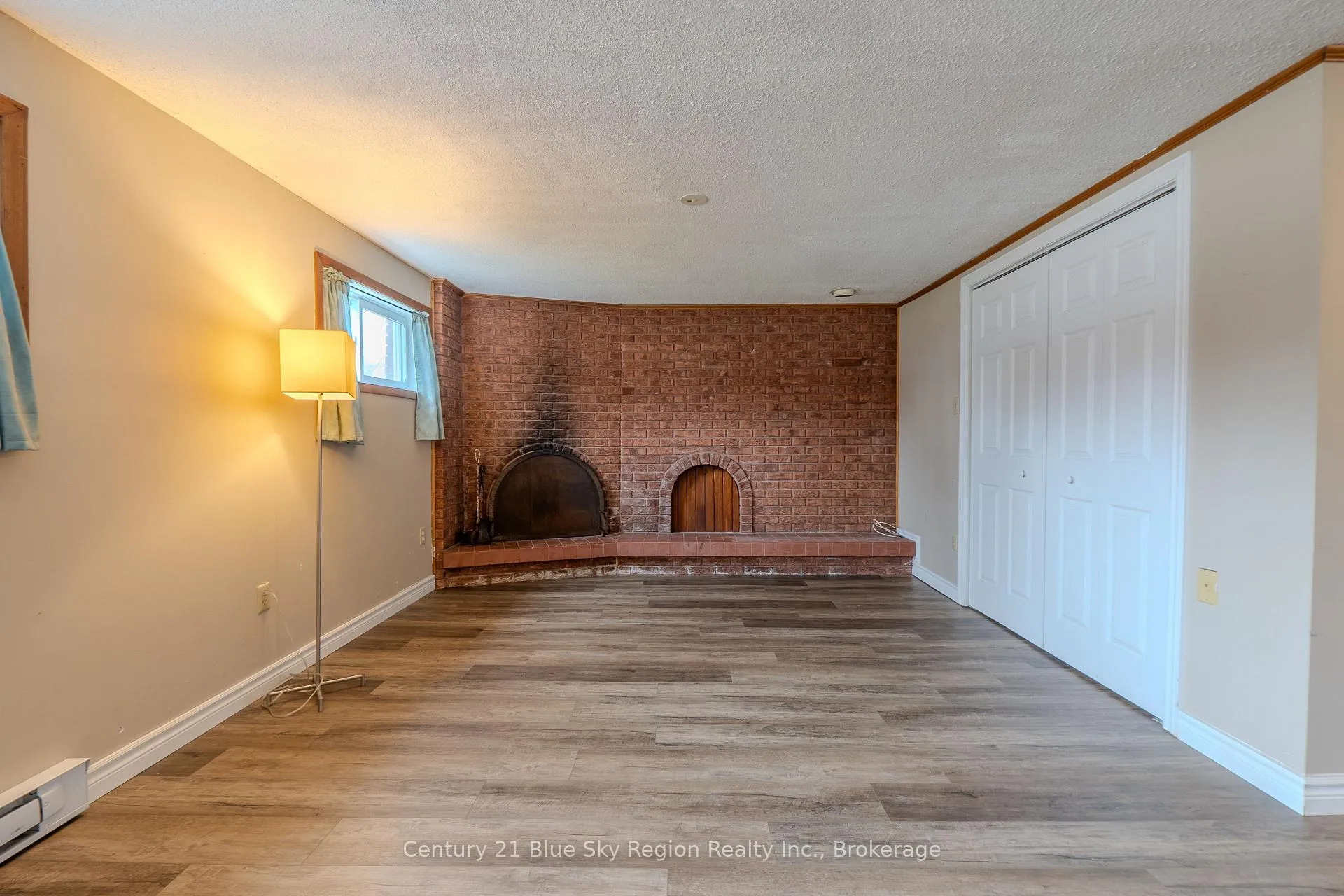 Photo 27 of 1064 Premier Road, North Bay, Ferris — HOMEH