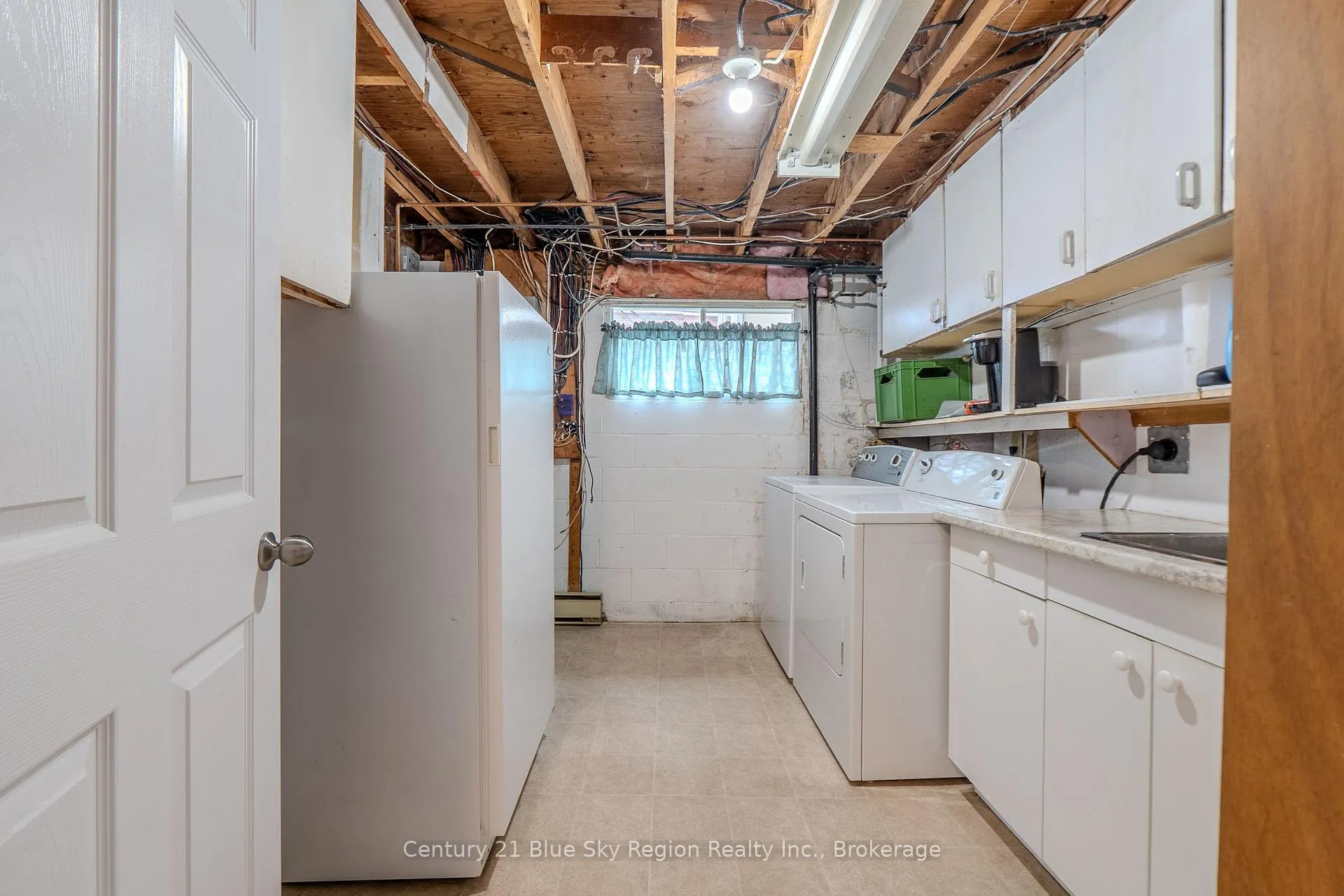 Photo 32 of 1064 Premier Road, North Bay, Ferris — HOMEH