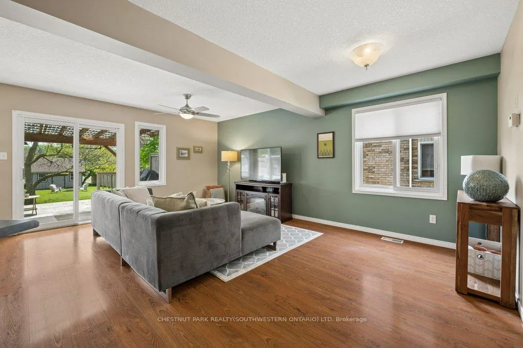 Photo 20 of 76 Stiefelmeyer Crescent, Wilmot — HOMEH