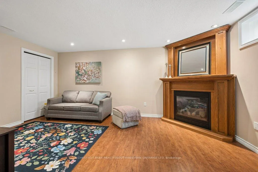 Photo 31 of 76 Stiefelmeyer Crescent, Wilmot — HOMEH