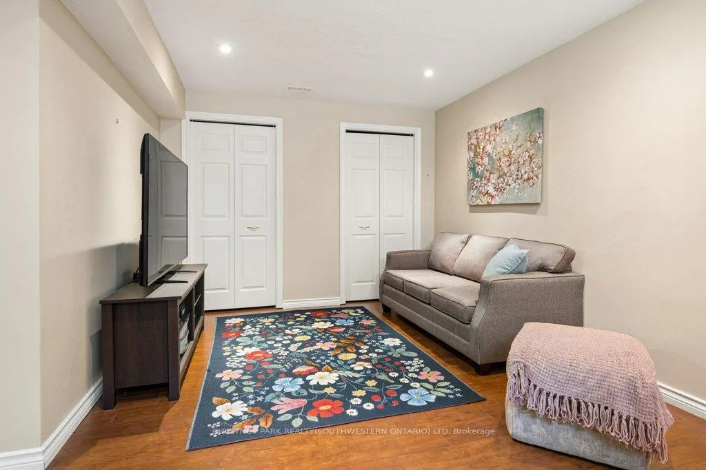 Photo 32 of 76 Stiefelmeyer Crescent, Wilmot — HOMEH