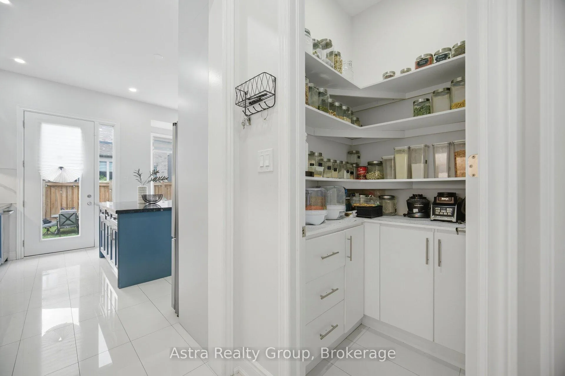 Photo 13 of 78 Gallant Place, Vaughan, Vellore Village — HOMEH