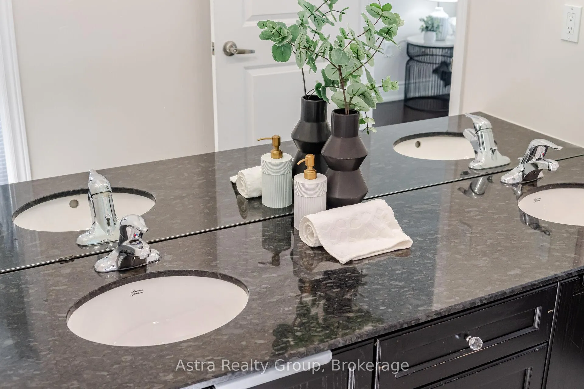 Photo 37 of 78 Gallant Place, Vaughan, Vellore Village — HOMEH