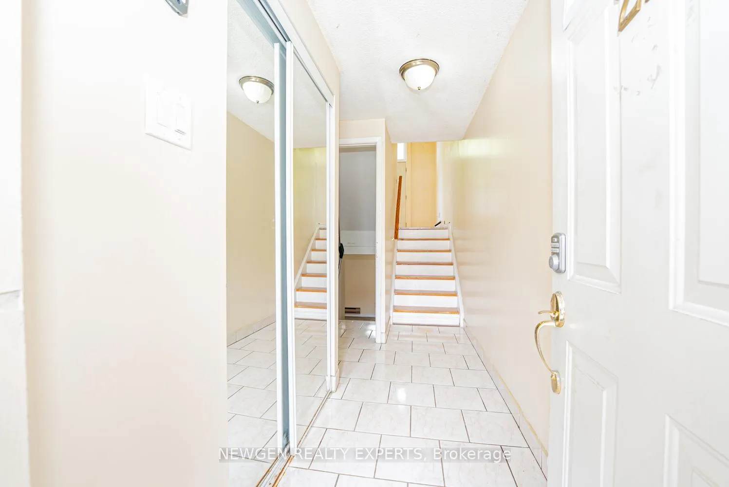 Photo 6 of 27 Briar Path, Brampton, Avondale — HOMEH