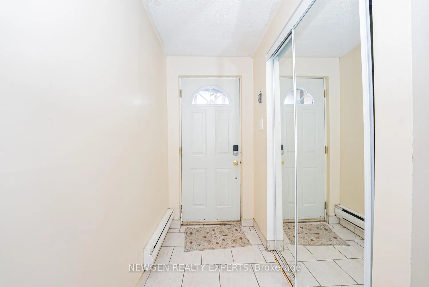 Photo 7 of 27 Briar Path, Brampton, Avondale — HOMEH