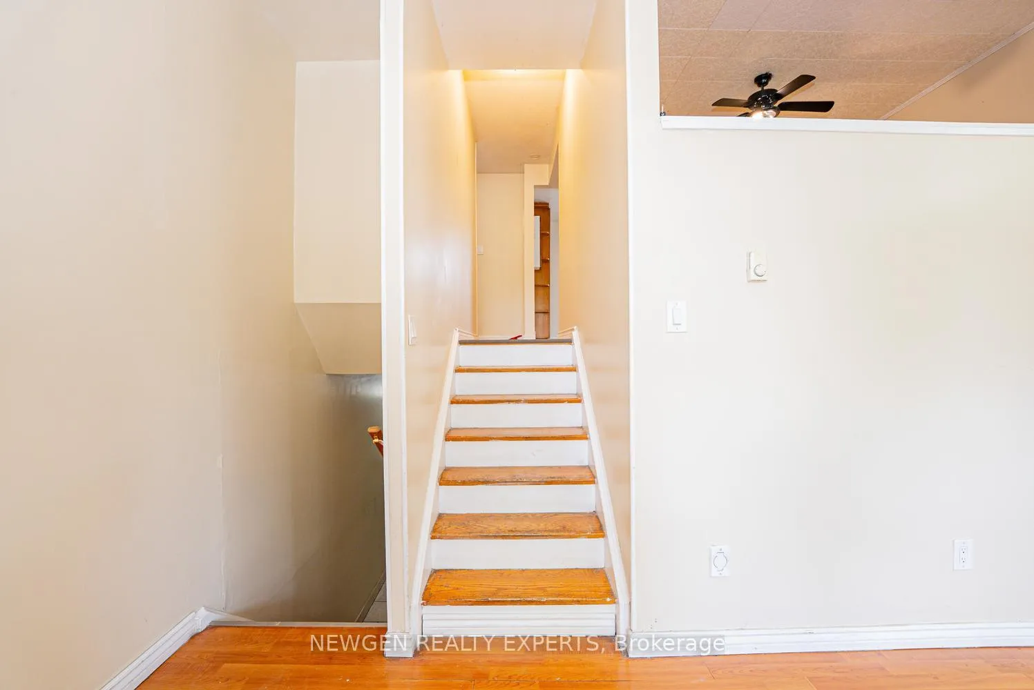 Photo 11 of 27 Briar Path, Brampton, Avondale — HOMEH
