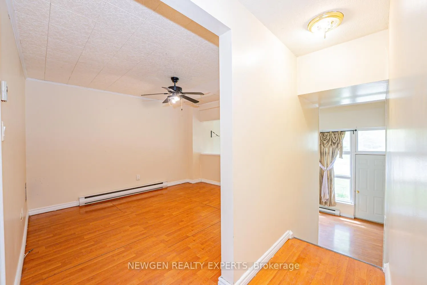 Photo 12 of 27 Briar Path, Brampton, Avondale — HOMEH