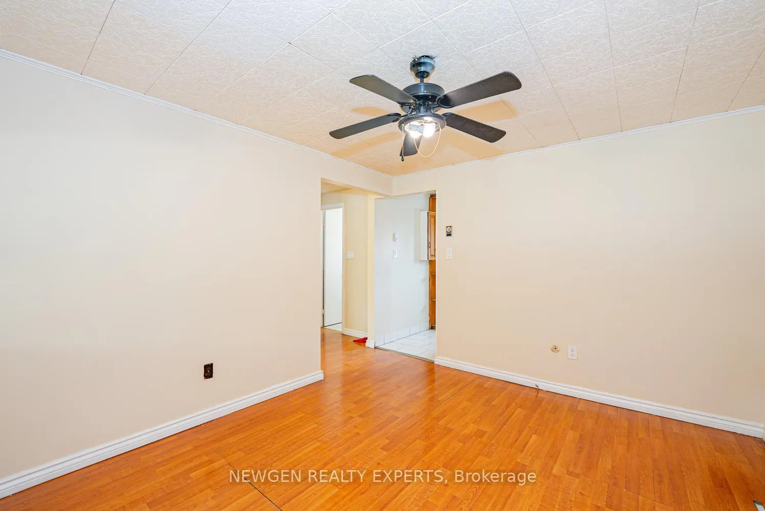 Photo 16 of 27 Briar Path, Brampton, Avondale — HOMEH