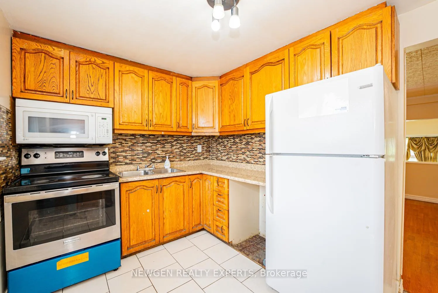 Photo 18 of 27 Briar Path, Brampton, Avondale — HOMEH