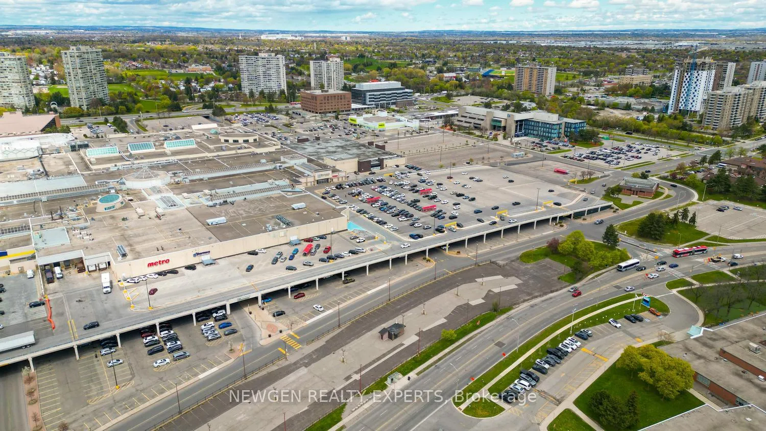 Photo 39 of 27 Briar Path, Brampton, Avondale — HOMEH