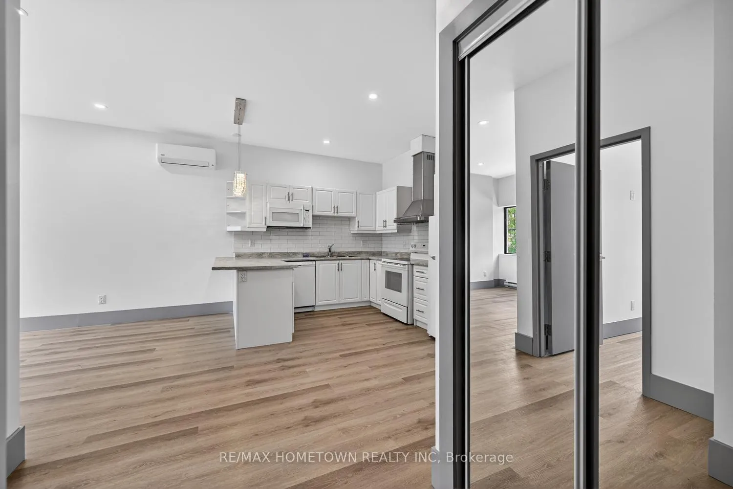 Photo 6 of Unit 203, 48 King Street E, Brockville — HOMEH