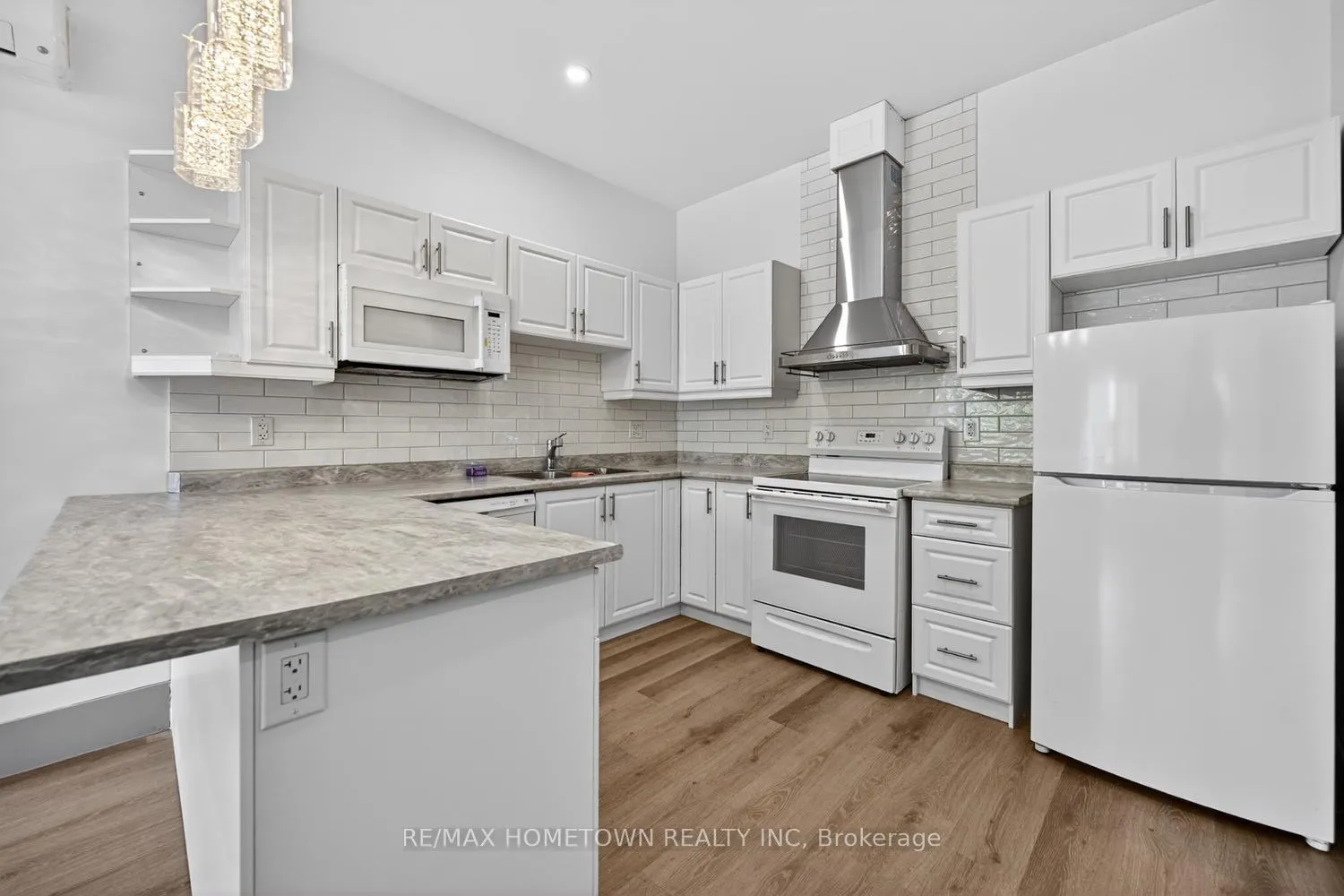 Photo 8 of Unit 203, 48 King Street E, Brockville — HOMEH