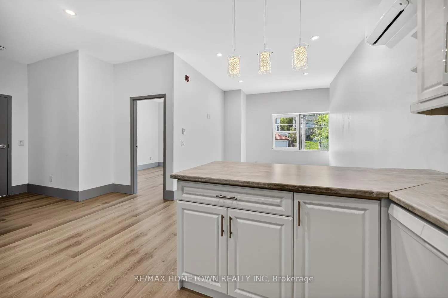 Photo 9 of Unit 203, 48 King Street E, Brockville — HOMEH