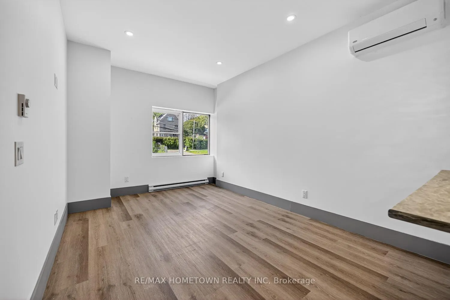Photo 10 of Unit 203, 48 King Street E, Brockville — HOMEH