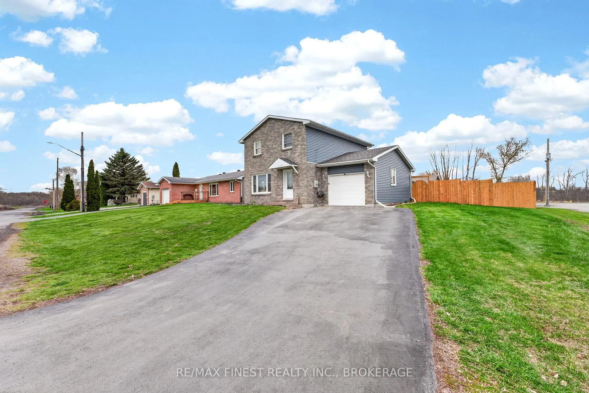 Photo 1 of 239 Cross Street, Deseronto, Deseronto (Town) — HOMEH