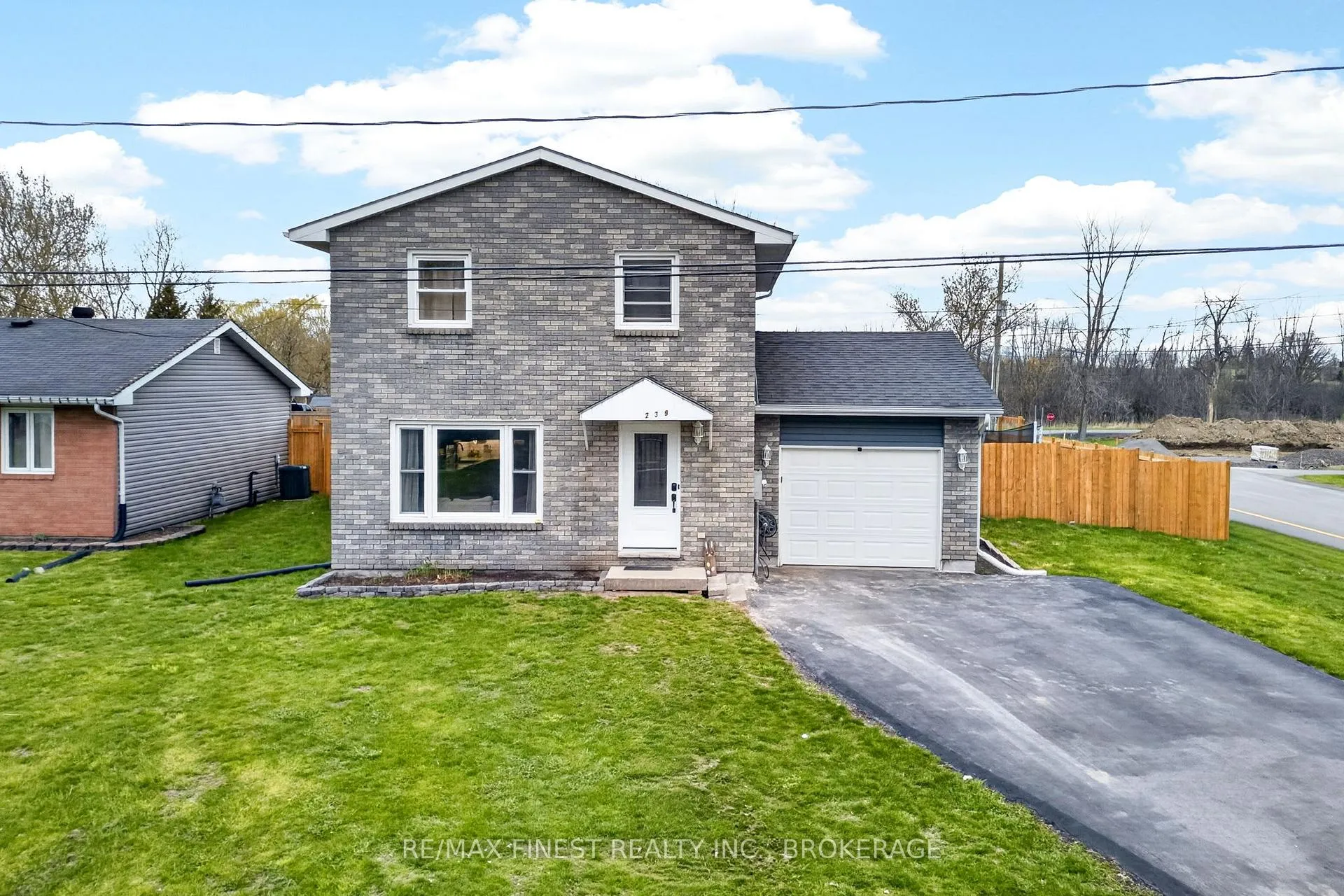 Photo 2 of 239 Cross Street, Deseronto, Deseronto (Town) — HOMEH