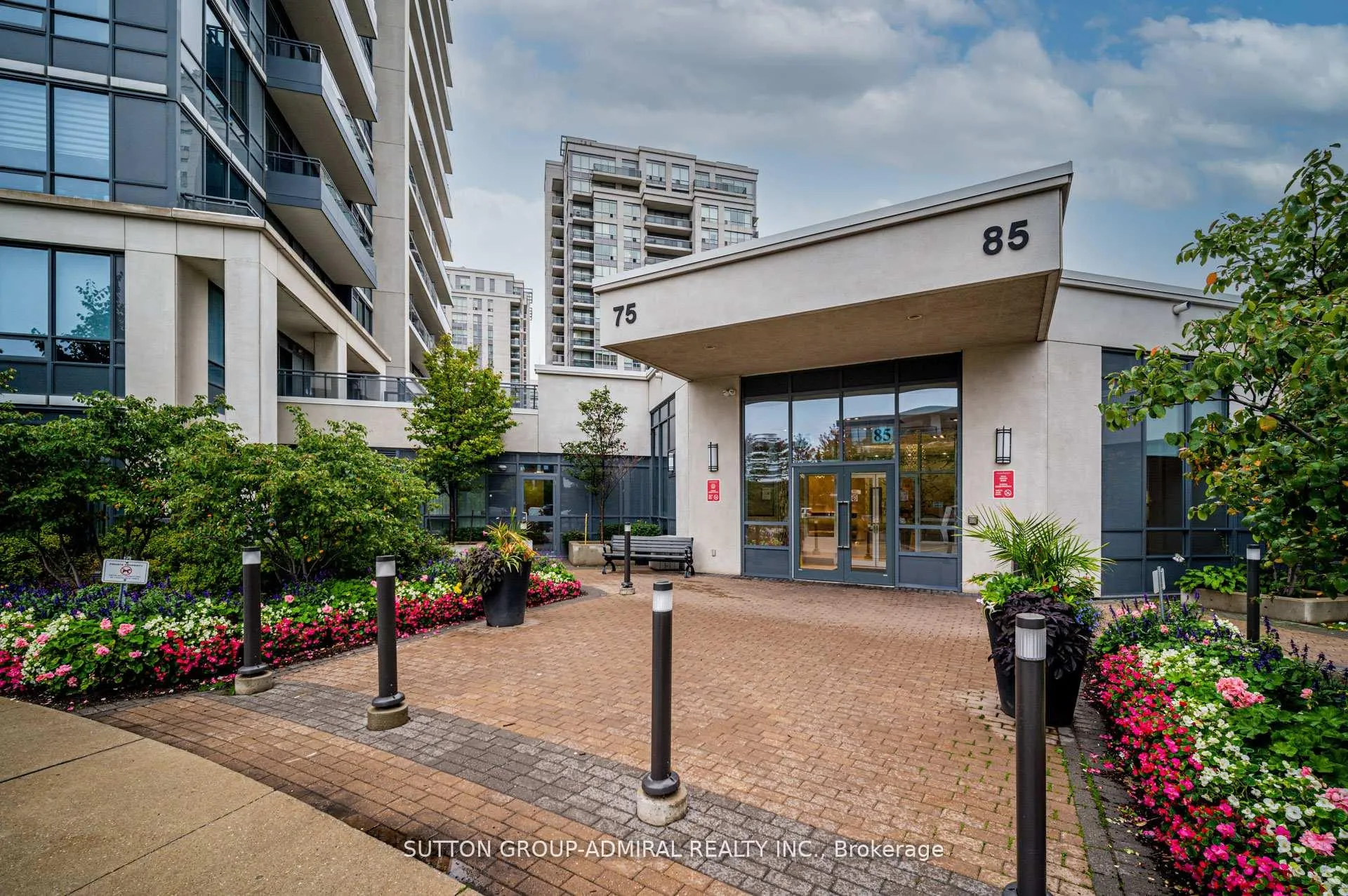 Photo 4 of Unit 512, 75 North Park Road, Vaughan, Beverley Glen — HOMEH