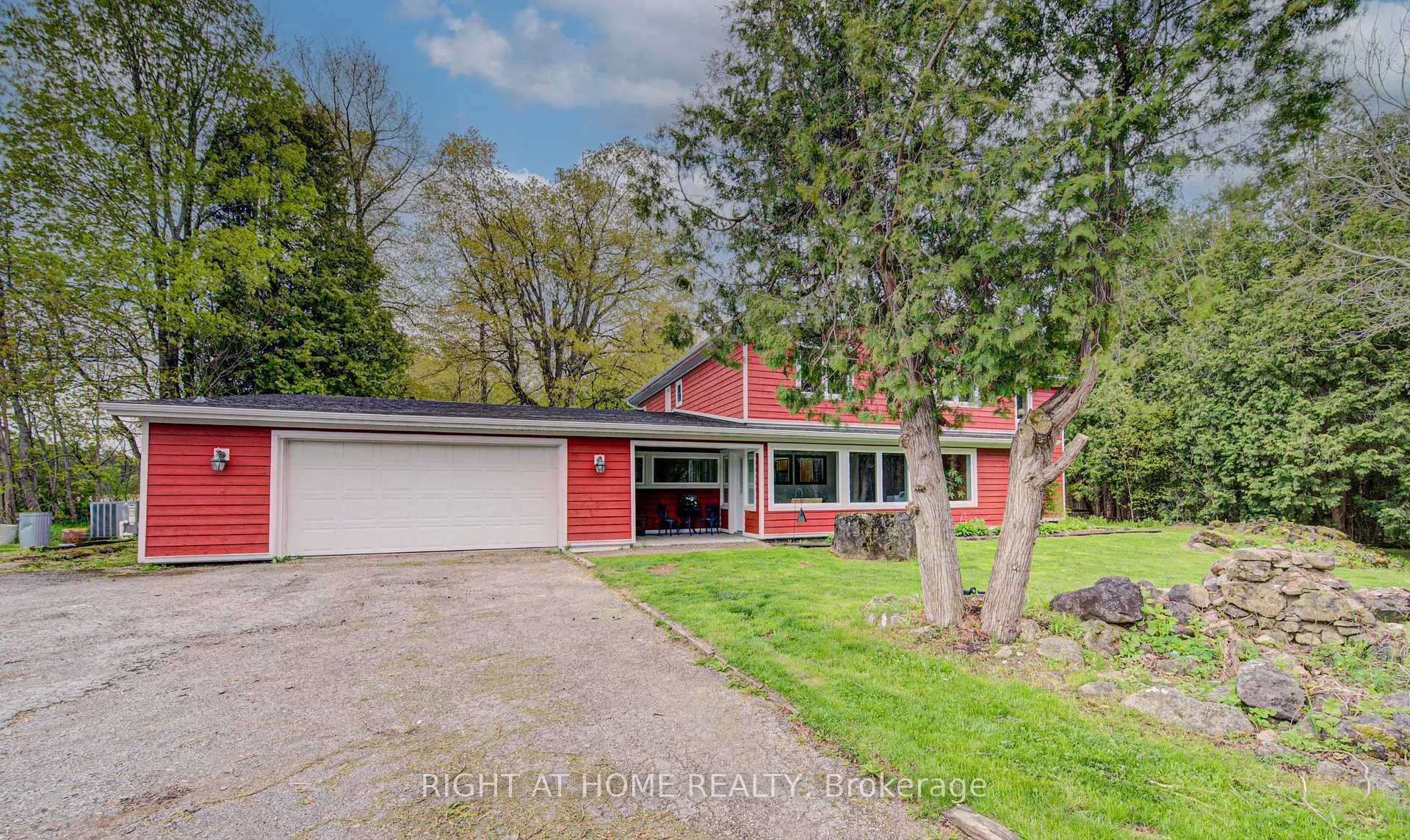 Photo 2 of 536 11th Con Road E, Hamilton, Rural Flamborough — HOMEH