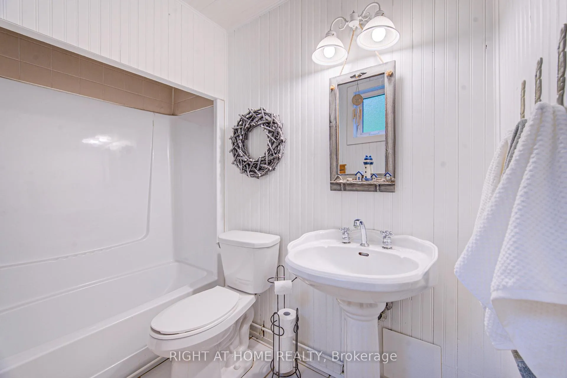 Photo 9 of 536 11th Con Road E, Hamilton, Rural Flamborough — HOMEH