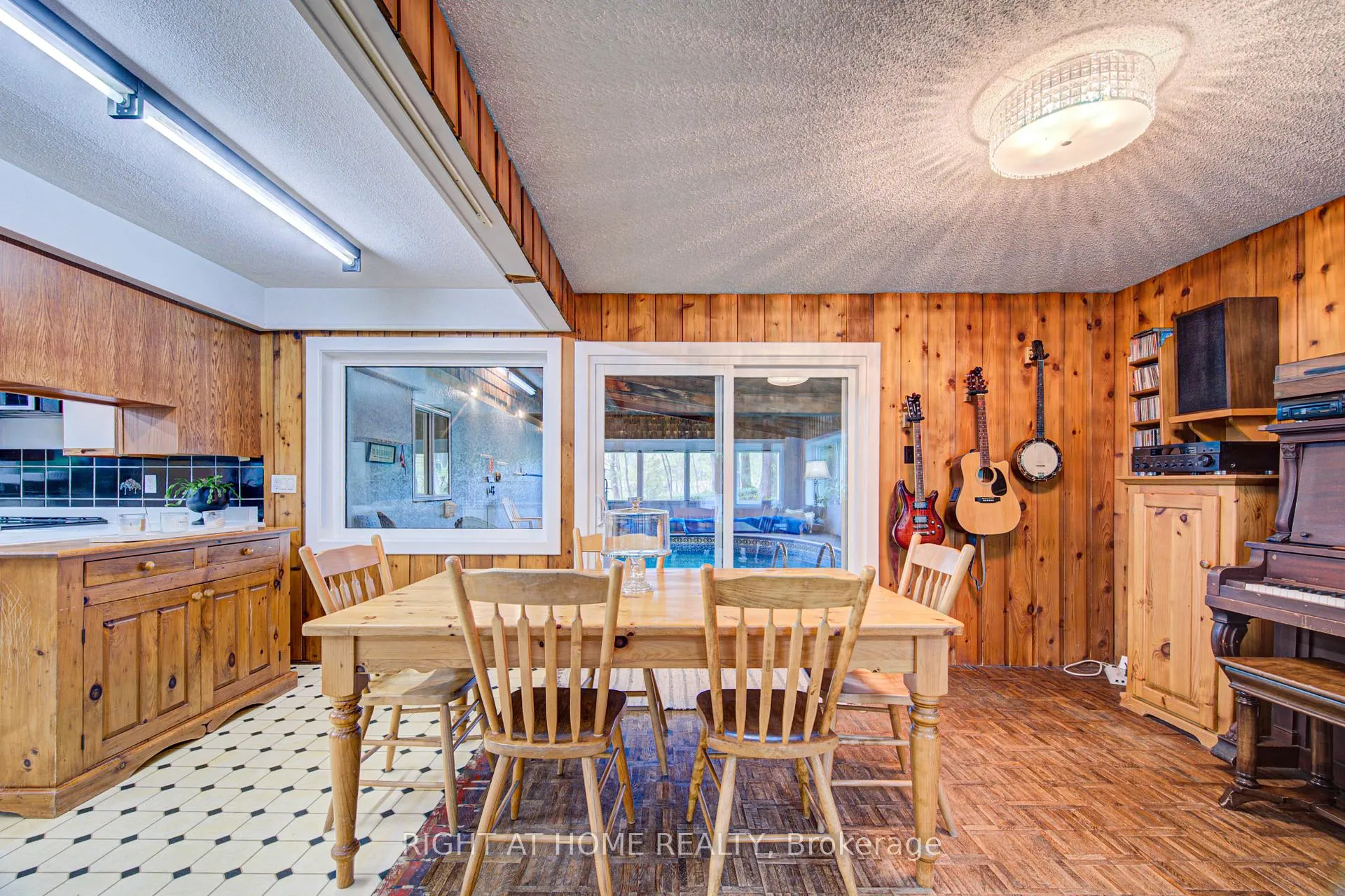 Photo 15 of 536 11th Con Road E, Hamilton, Rural Flamborough — HOMEH