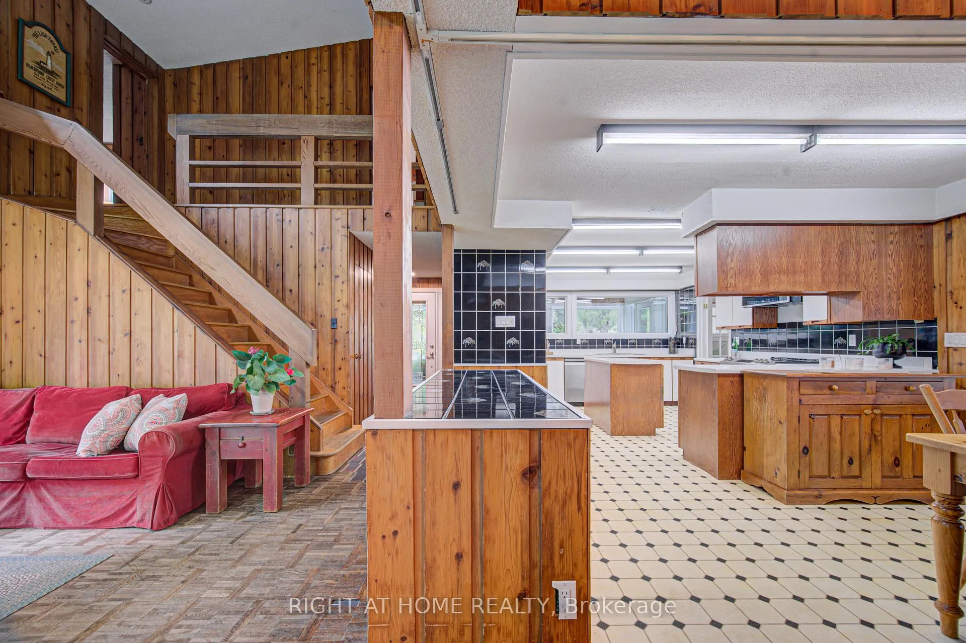 Photo 16 of 536 11th Con Road E, Hamilton, Rural Flamborough — HOMEH