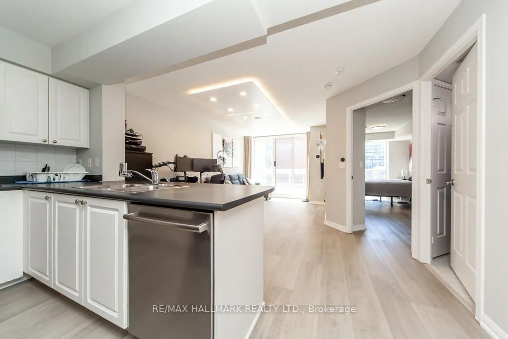 Photo 8 of Unit 1103, 330 Adelaide Street E, Toronto, Moss Park — HOMEH