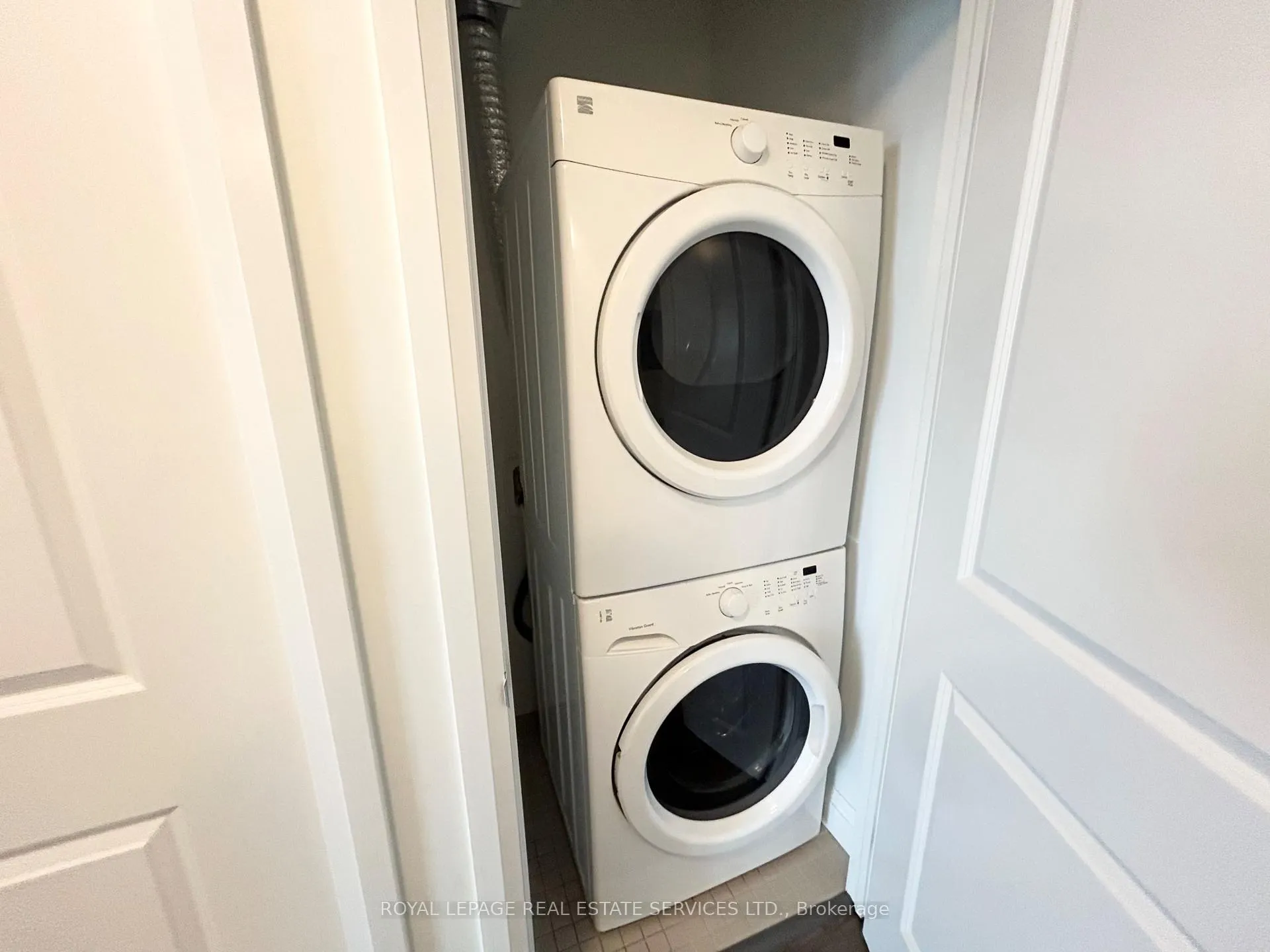 Photo 14 of Unit 913, 460A Belmont Avenue W, Kitchener — HOMEH