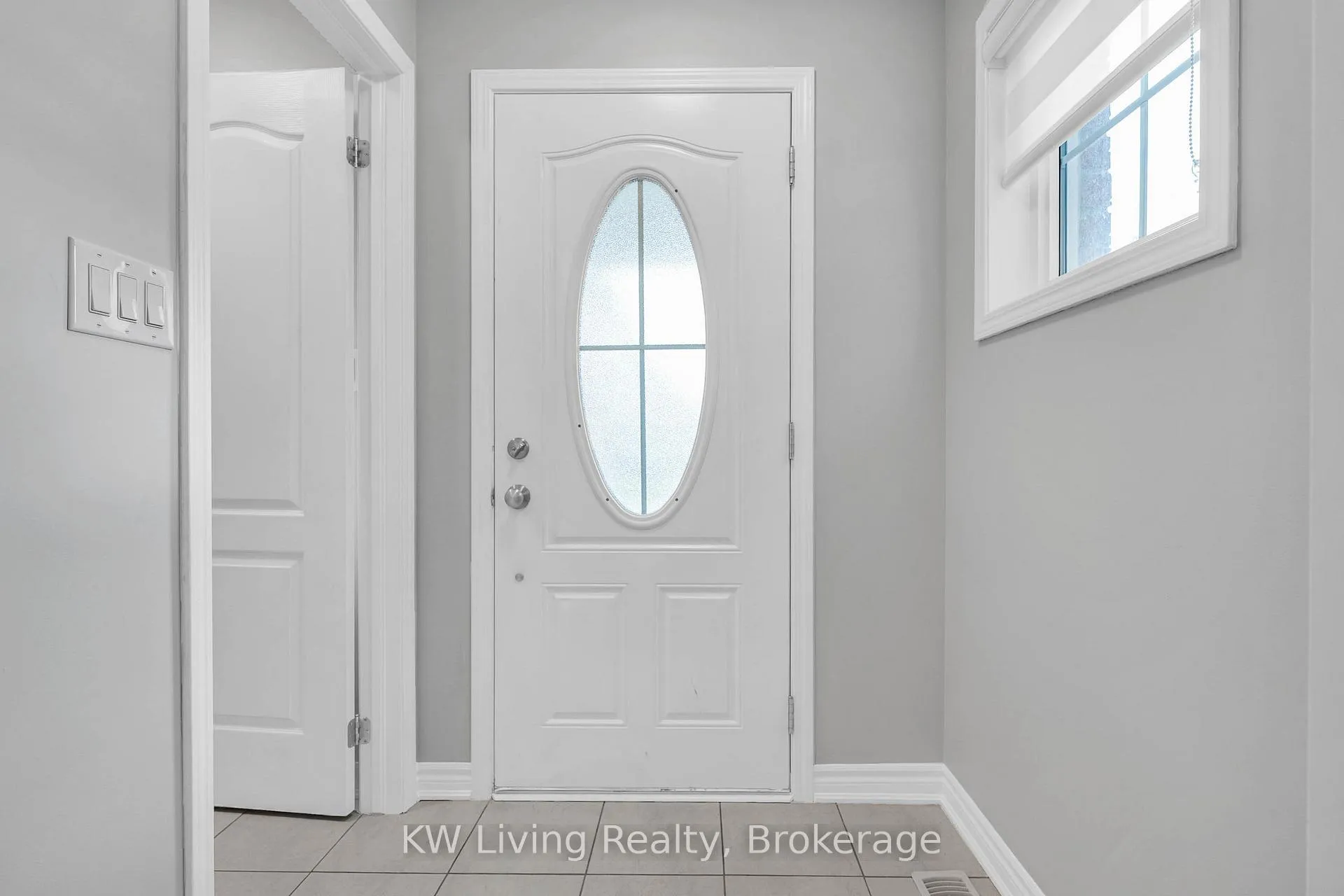 Photo 6 of 1010 Reflection Place S, Pickering, Rural Pickering — HOMEH