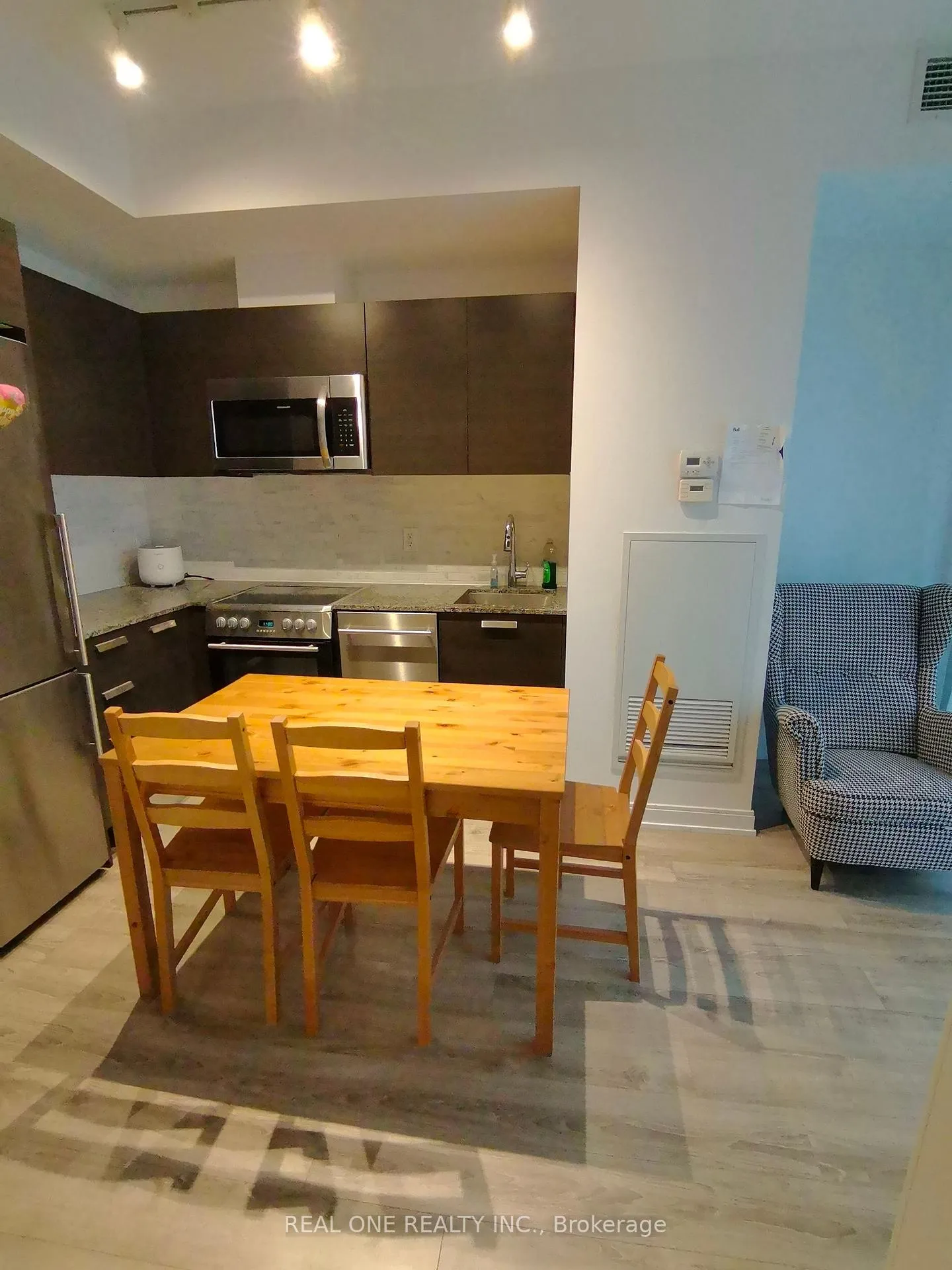 Photo 5 of Unit 803, 42 Charles Street E, Toronto, Church-Yonge Corridor — HOMEH