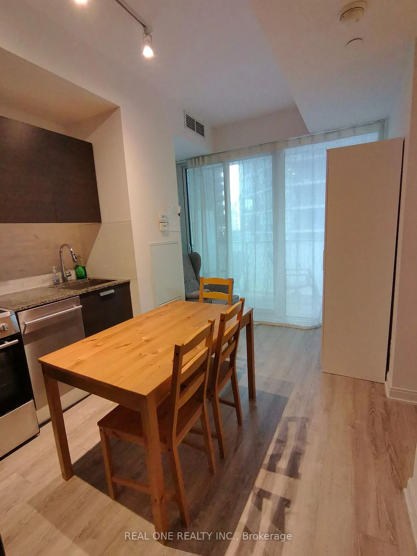 Photo 6 of Unit 803, 42 Charles Street E, Toronto, Church-Yonge Corridor — HOMEH