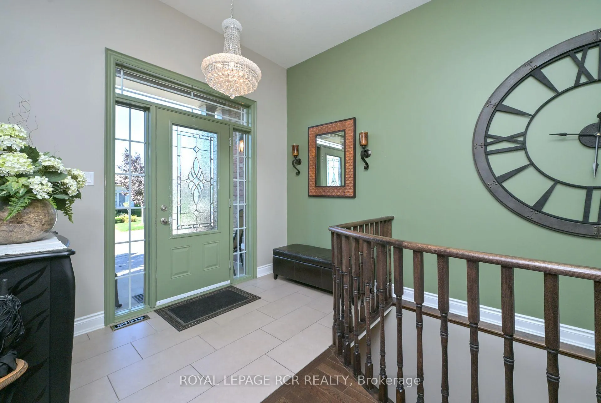 Photo 4 of 45 Hillcrest Drive, New Tecumseth, Alliston — HOMEH
