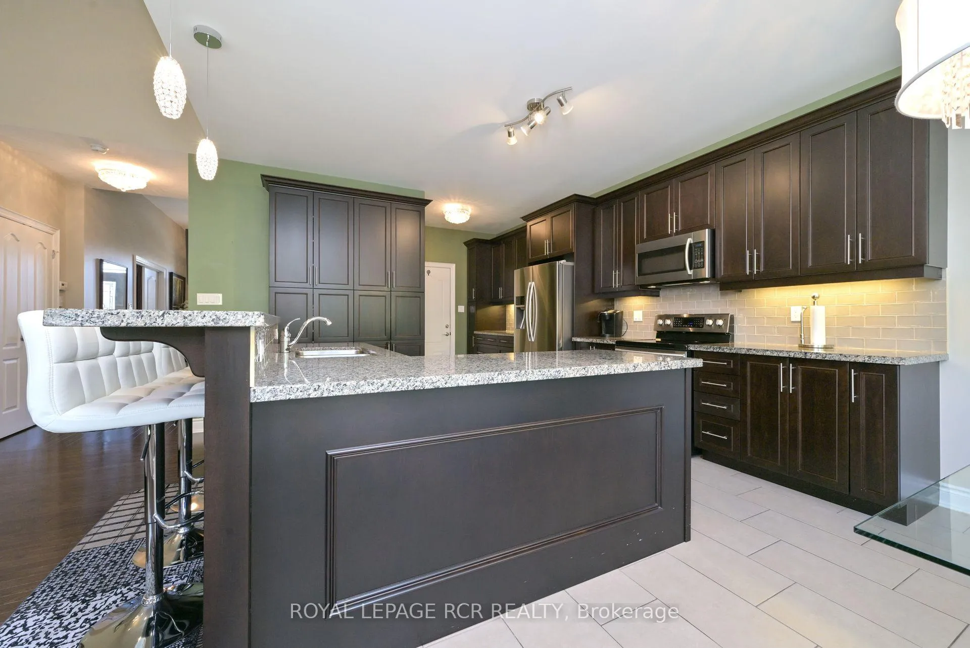 Photo 12 of 45 Hillcrest Drive, New Tecumseth, Alliston — HOMEH