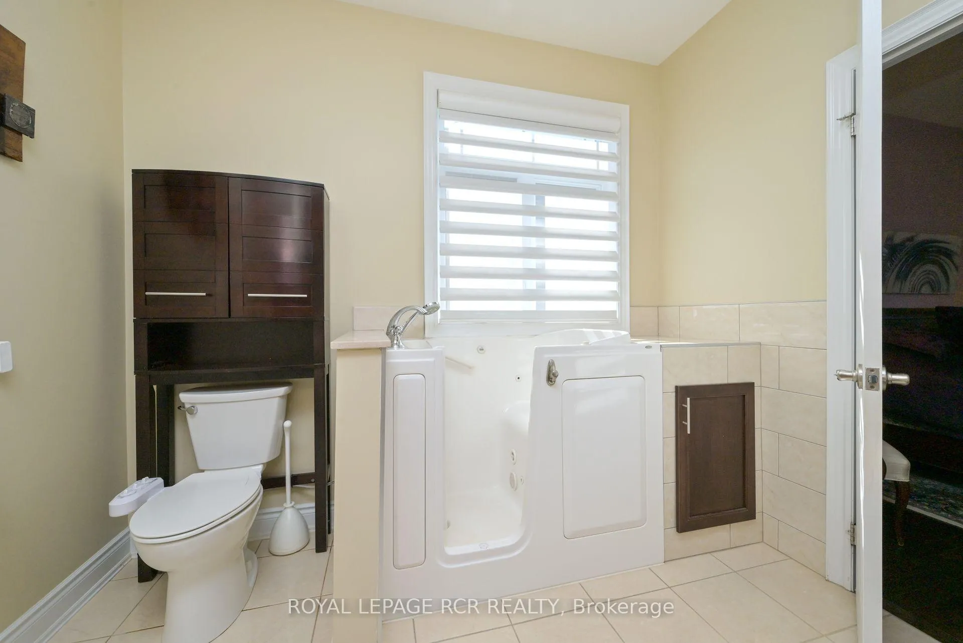 Photo 20 of 45 Hillcrest Drive, New Tecumseth, Alliston — HOMEH