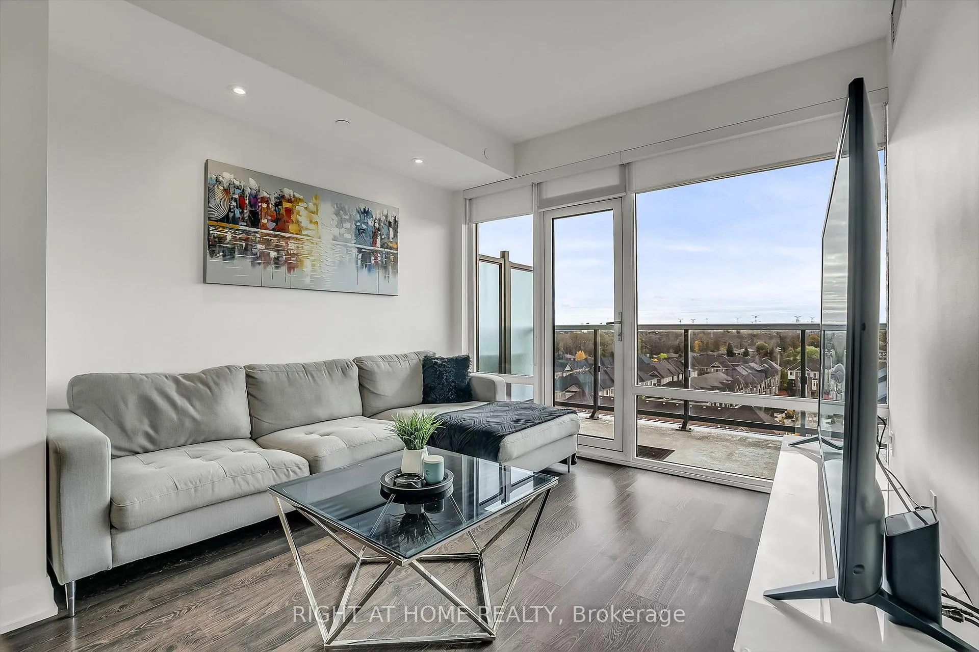 Photo 14 of Unit 810, 4800 Highway 7, Vaughan, East Woodbridge — HOMEH