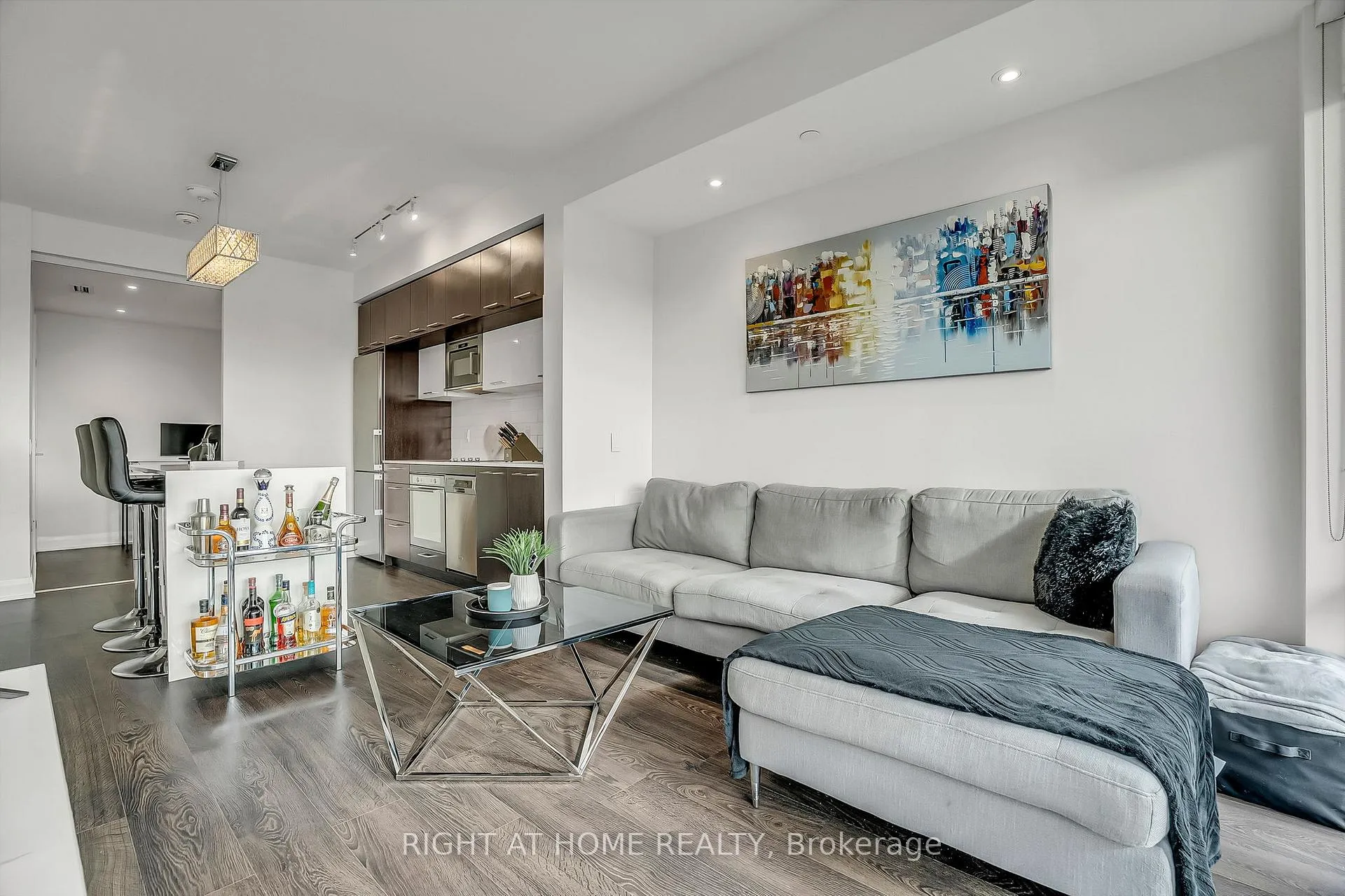 Photo 16 of Unit 810, 4800 Highway 7, Vaughan, East Woodbridge — HOMEH