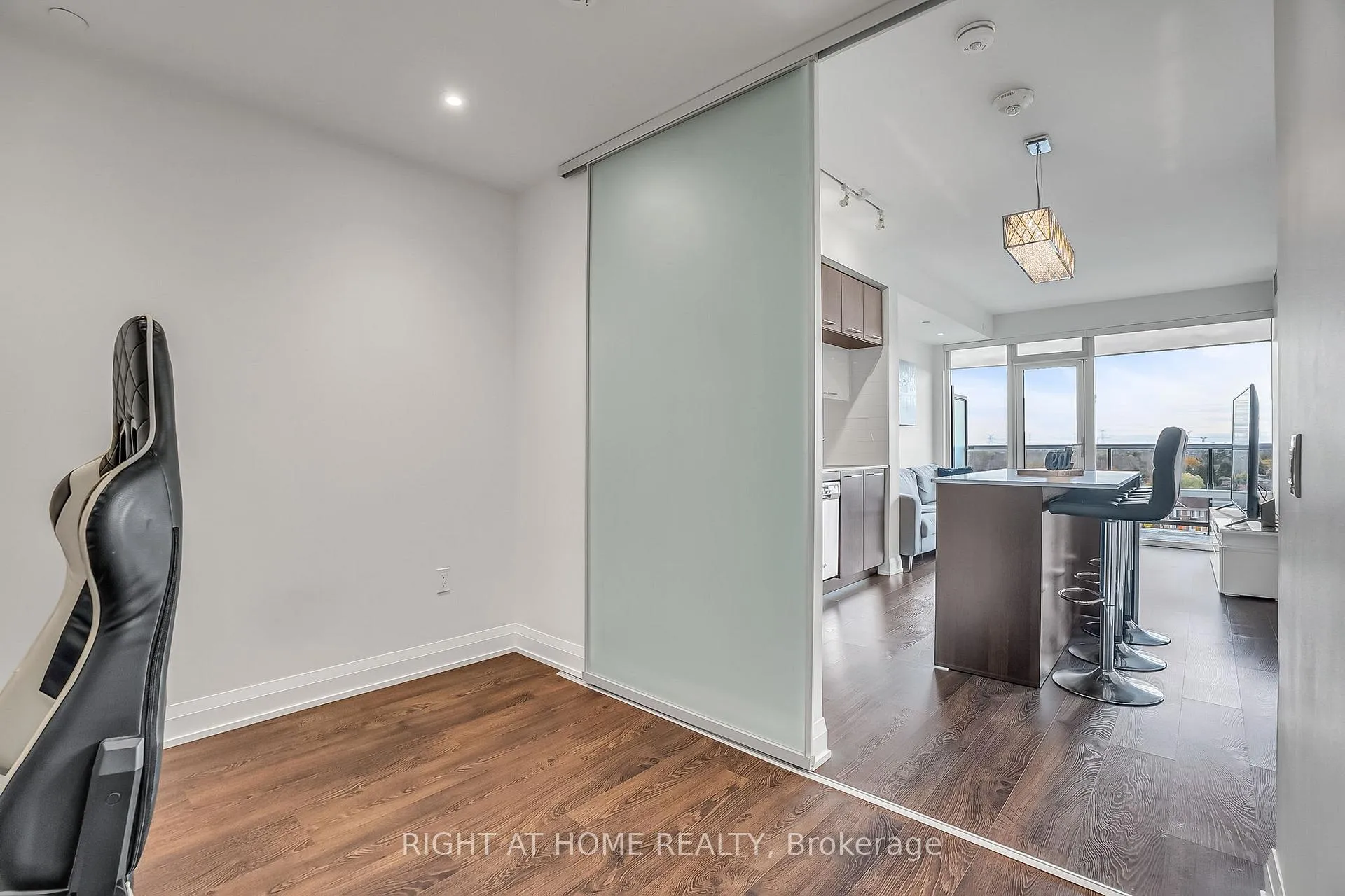 Photo 26 of Unit 810, 4800 Highway 7, Vaughan, East Woodbridge — HOMEH