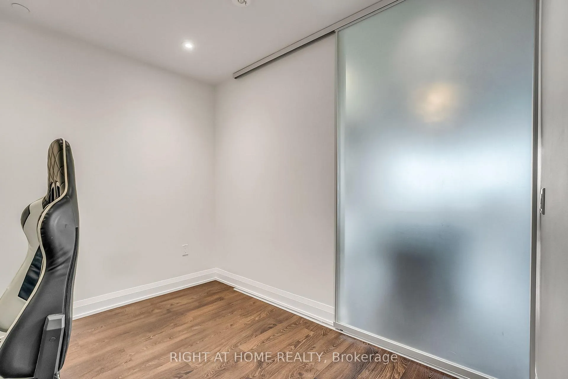 Photo 27 of Unit 810, 4800 Highway 7, Vaughan, East Woodbridge — HOMEH