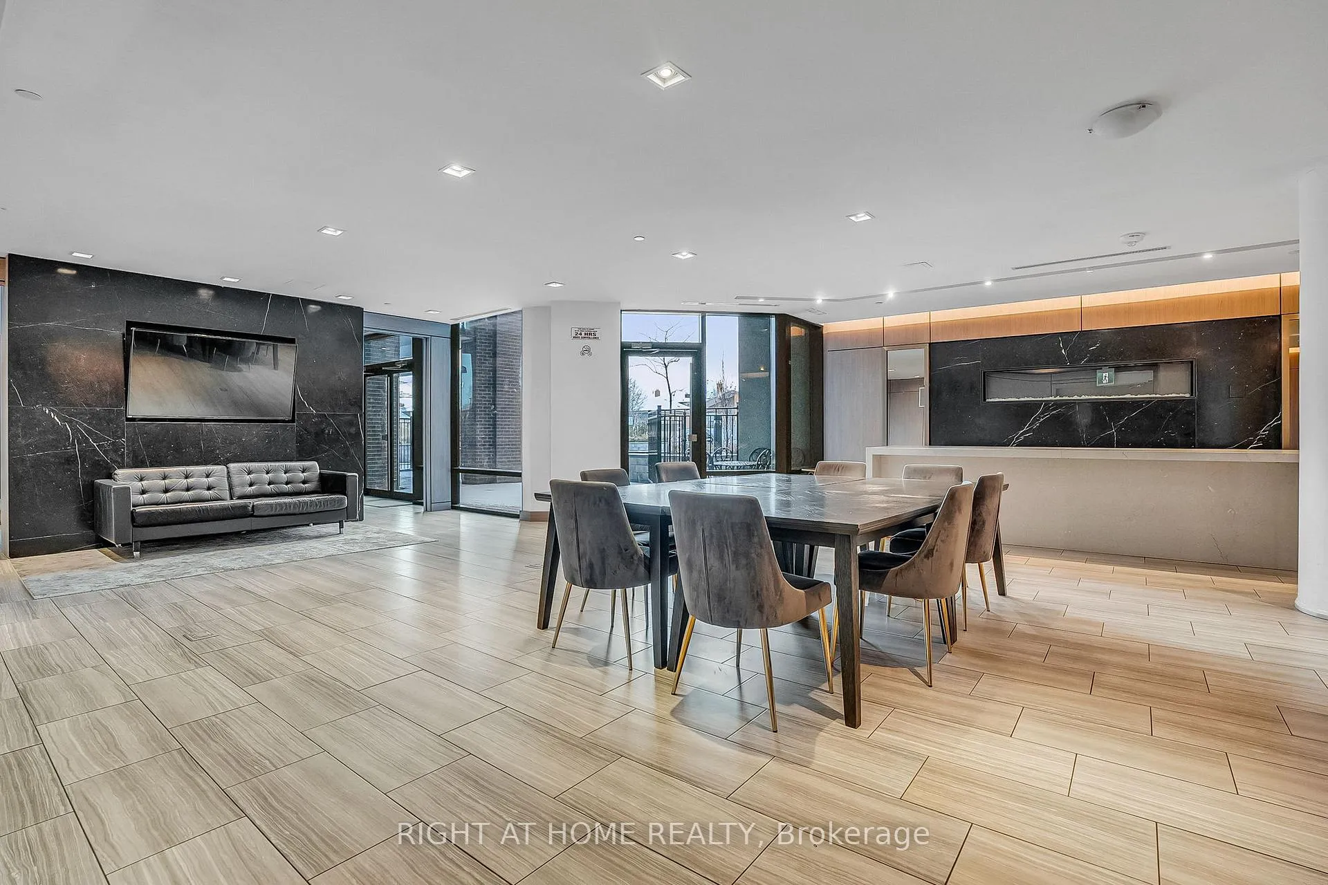 Photo 35 of Unit 810, 4800 Highway 7, Vaughan, East Woodbridge — HOMEH