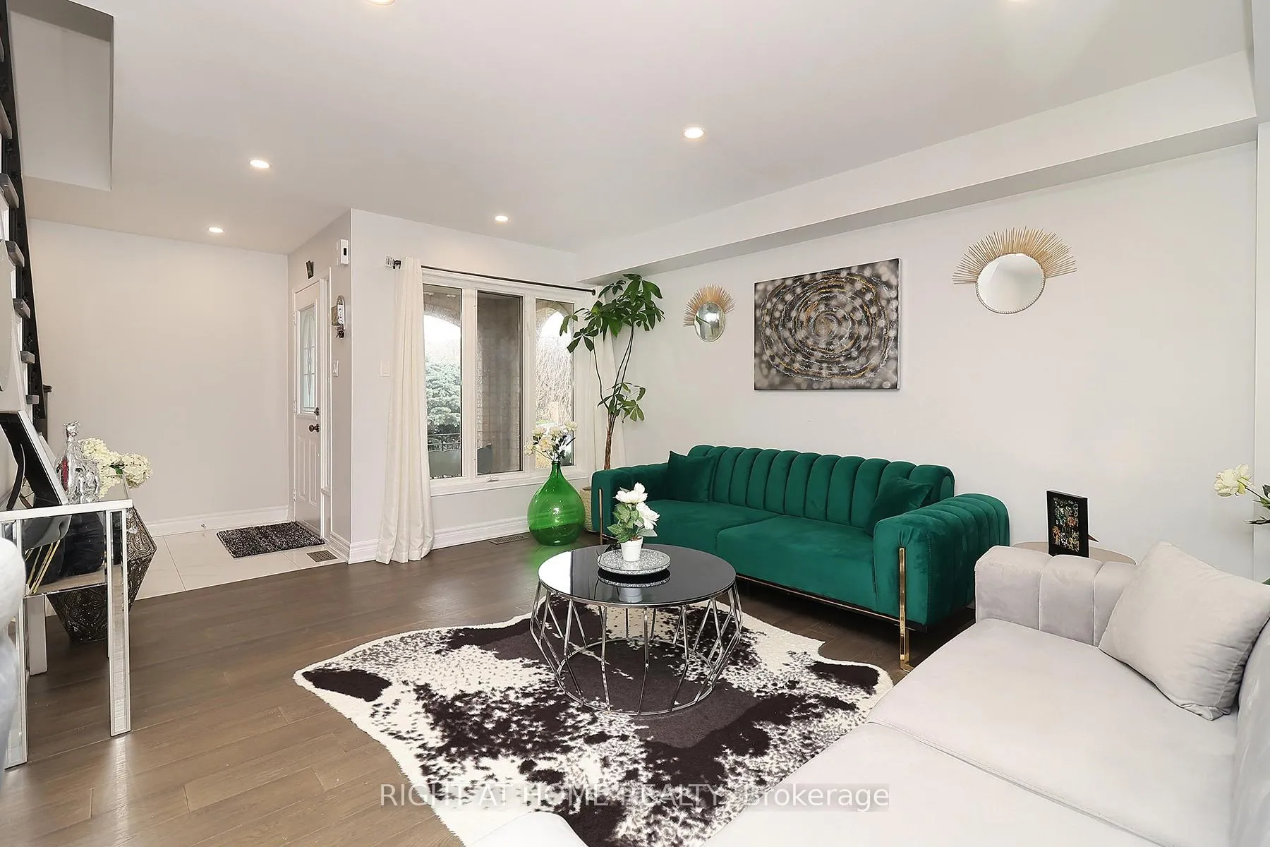 Photo 5 of 27 Foundry Lane, Whitby, Williamsburg — HOMEH