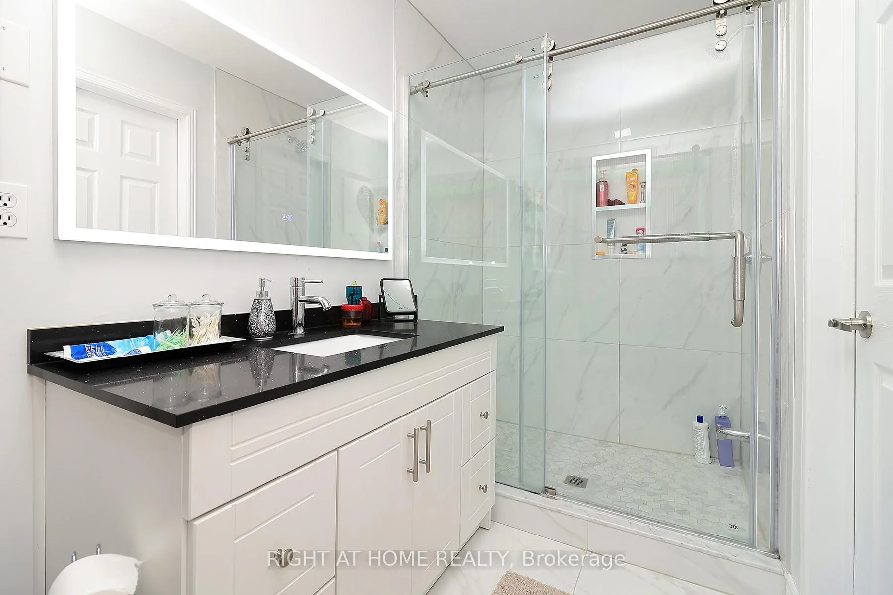 Photo 16 of 27 Foundry Lane, Whitby, Williamsburg — HOMEH